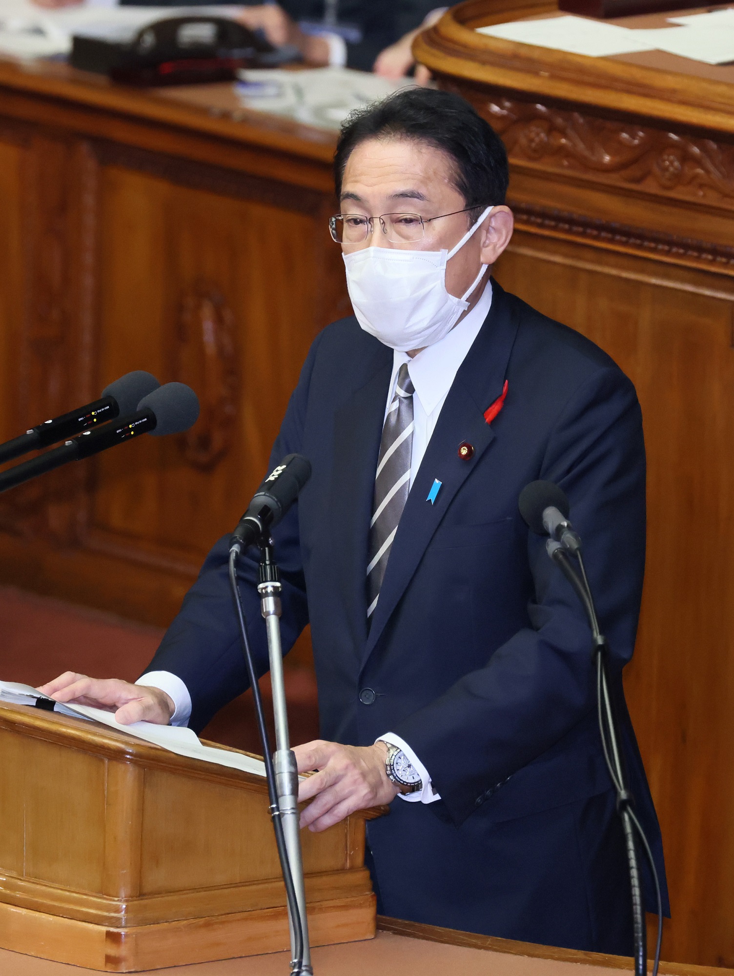 衆議院本会議で所信表明演説を行う岸田総理２