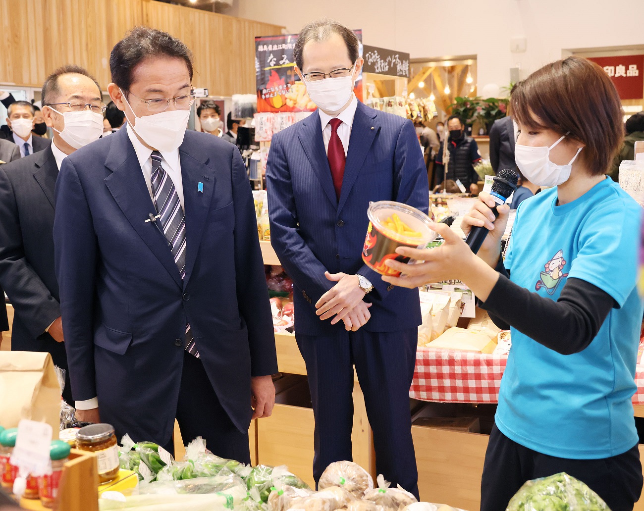 道の駅なみえを視察する岸田総理２