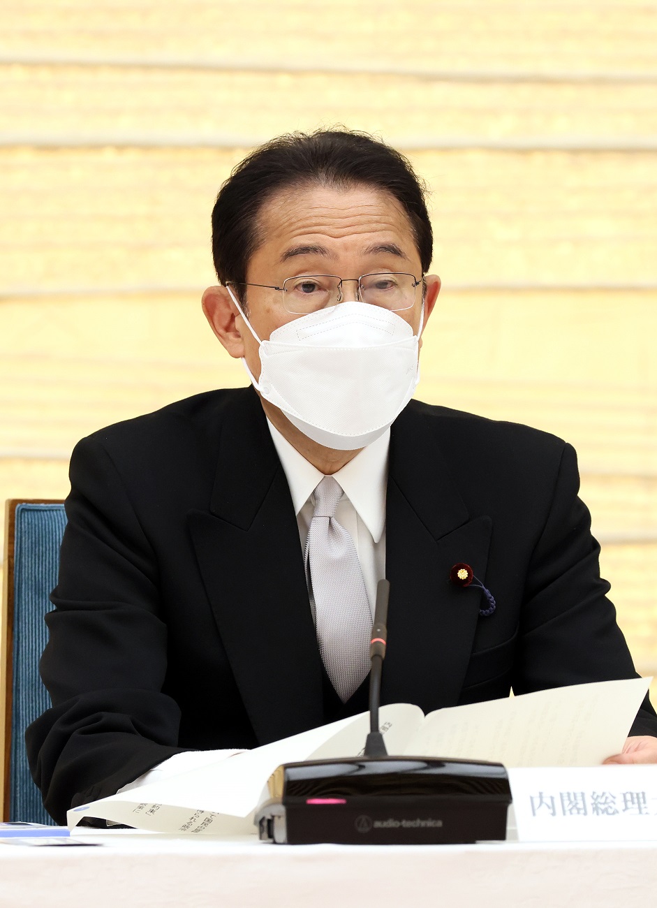 挨拶する岸田総理１