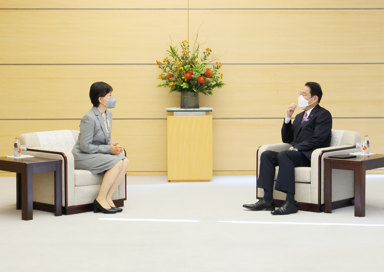 表敬を受ける岸田総理３