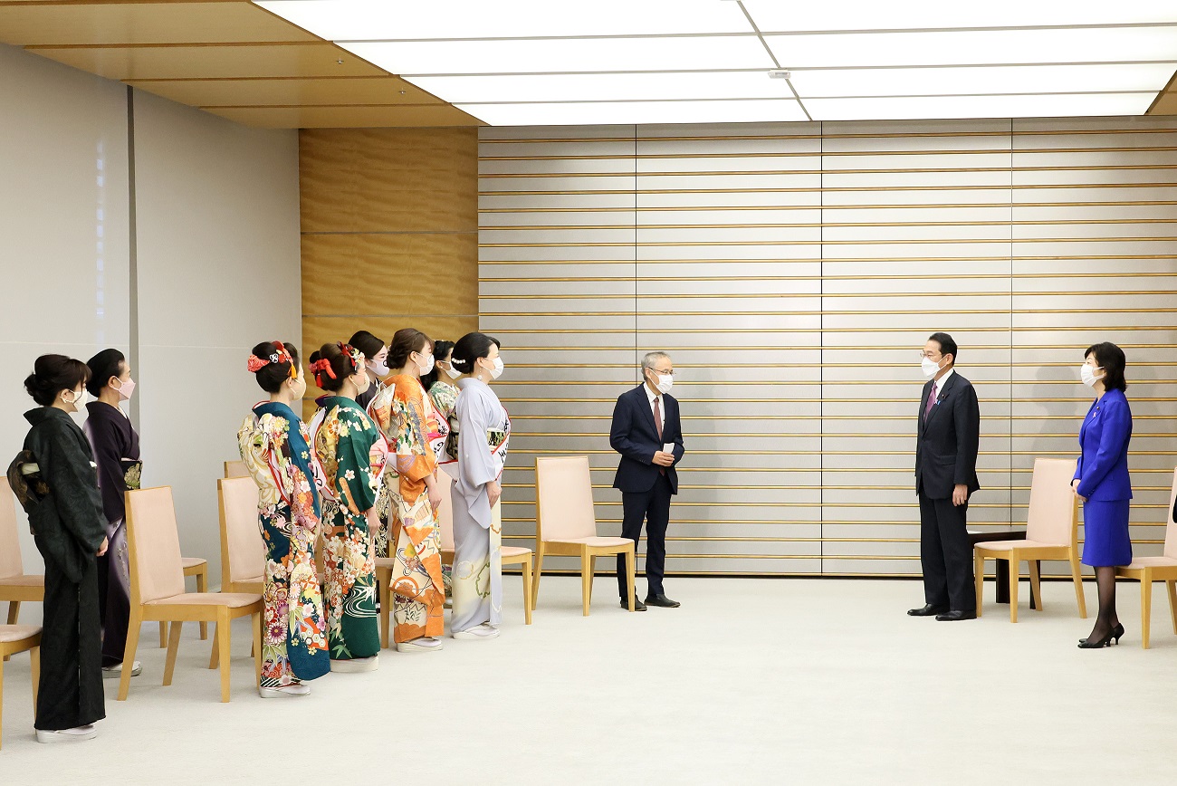 表敬を受ける岸田総理５