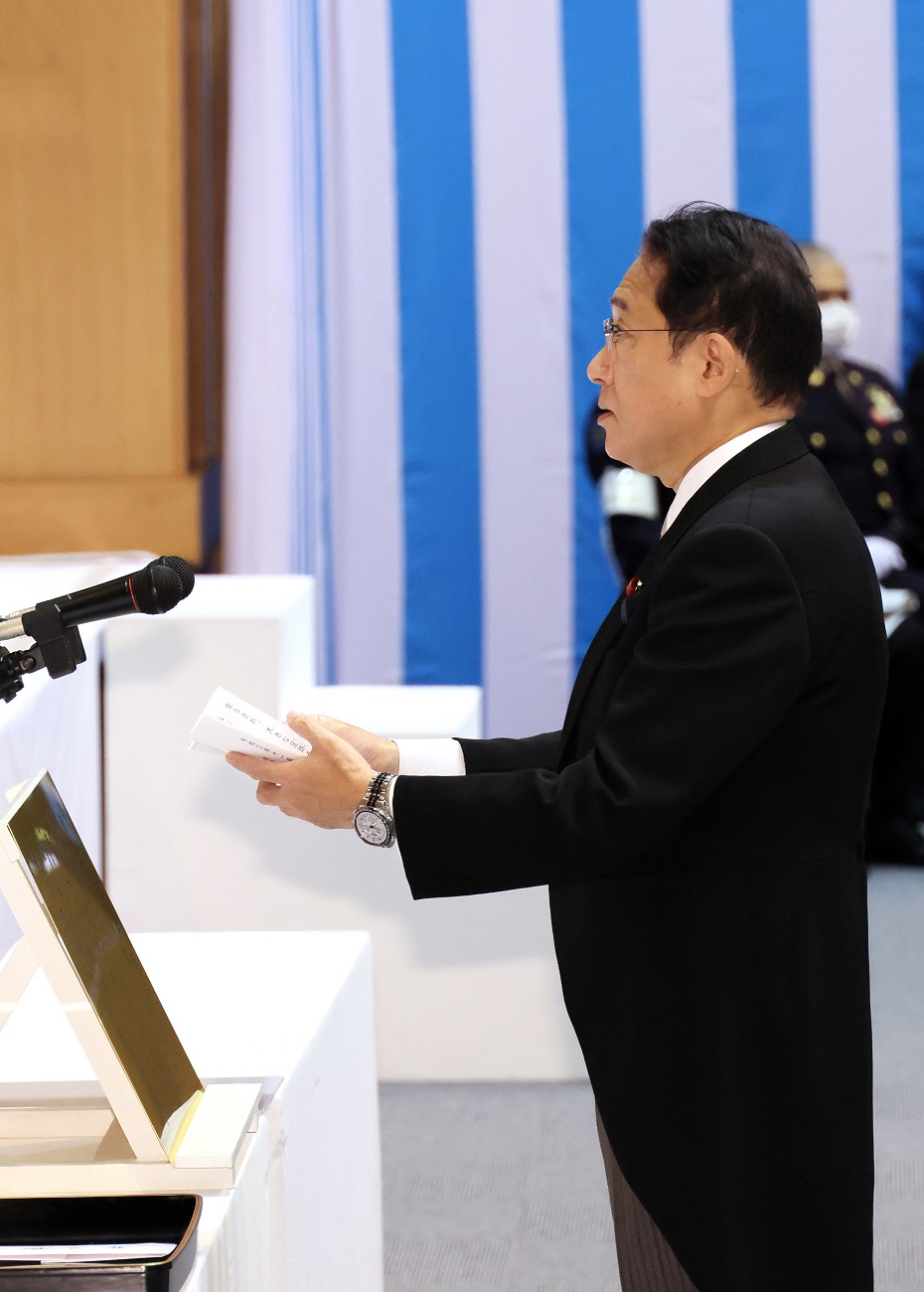 追悼の辞を述べる岸田総理４