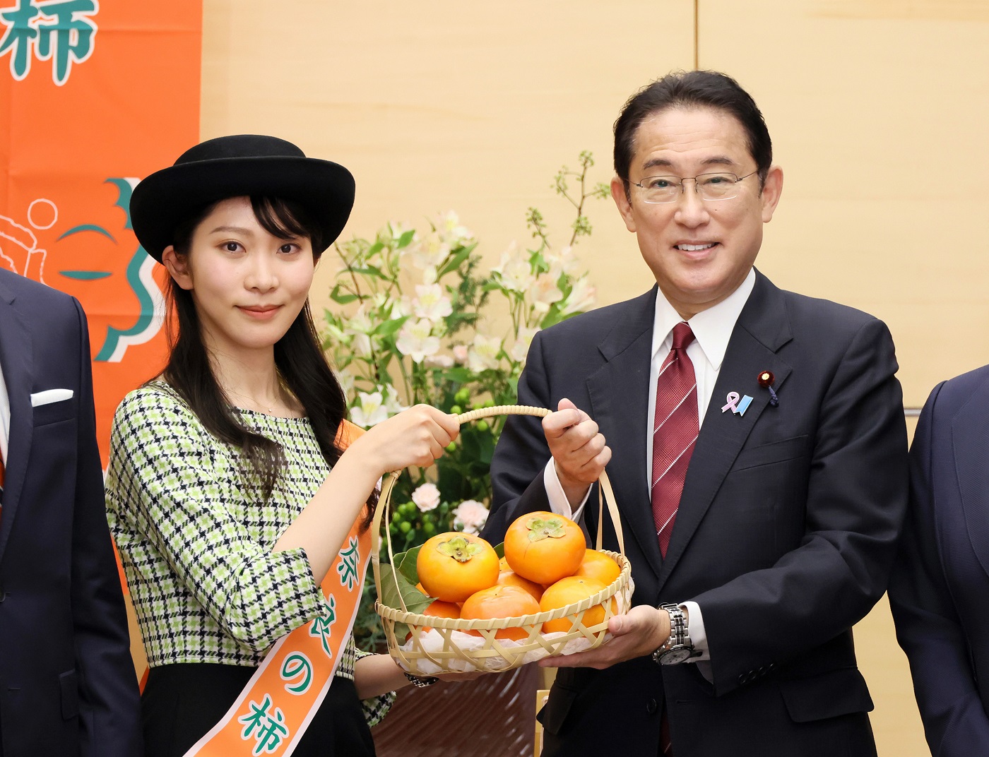 「奈良の柿」ＰＲレディ等による表敬