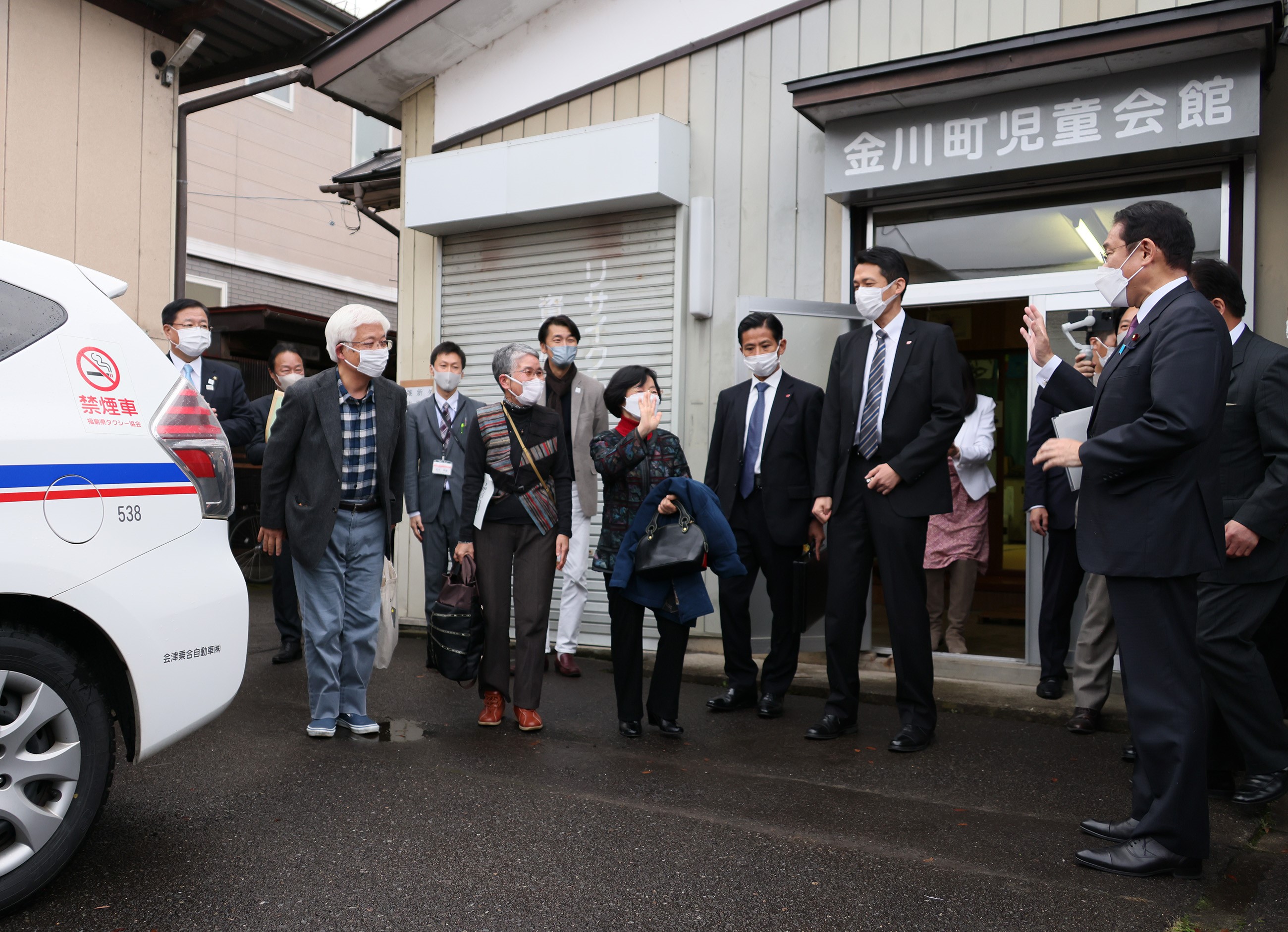 ライドシェアサービスを視察する岸田総理