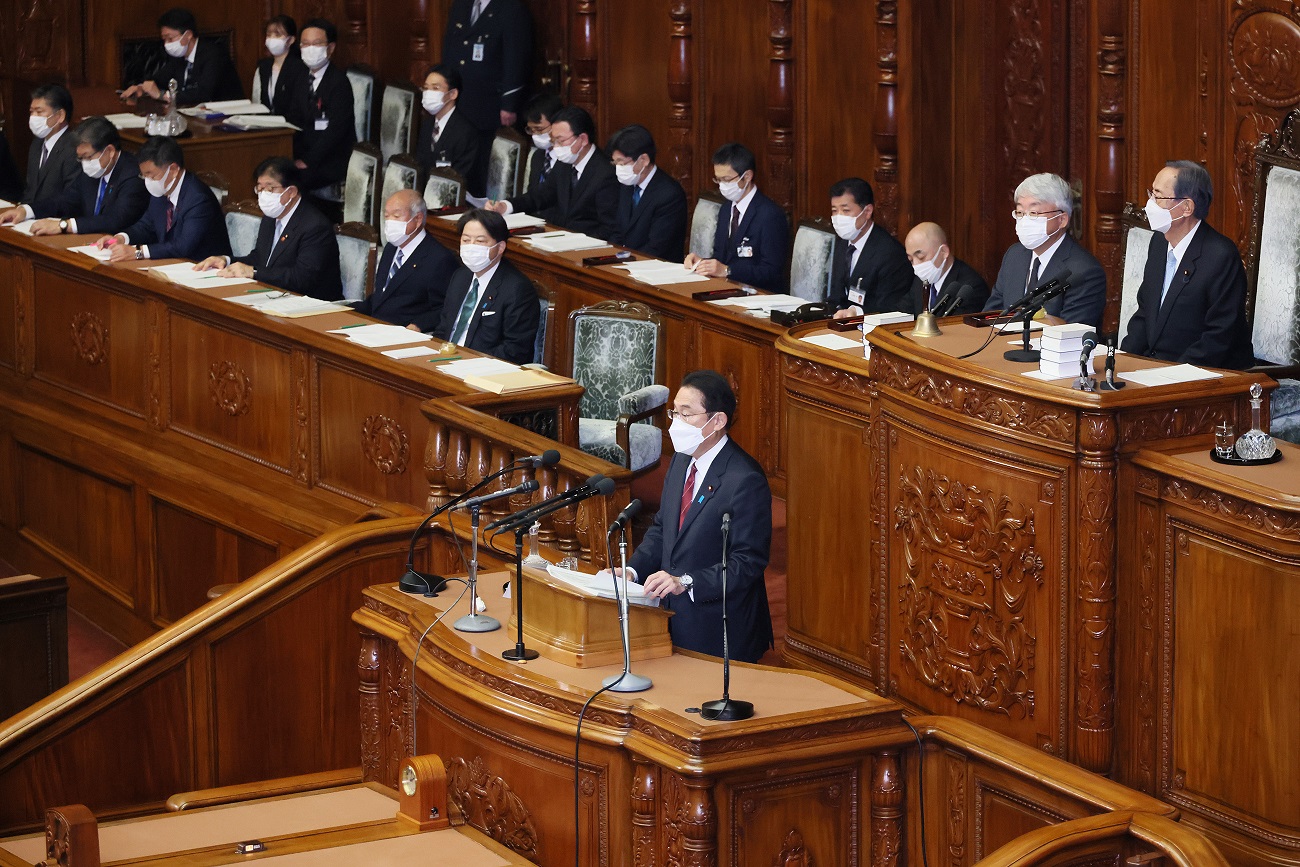 衆議院本会議で所信表明演説を行う岸田総理６