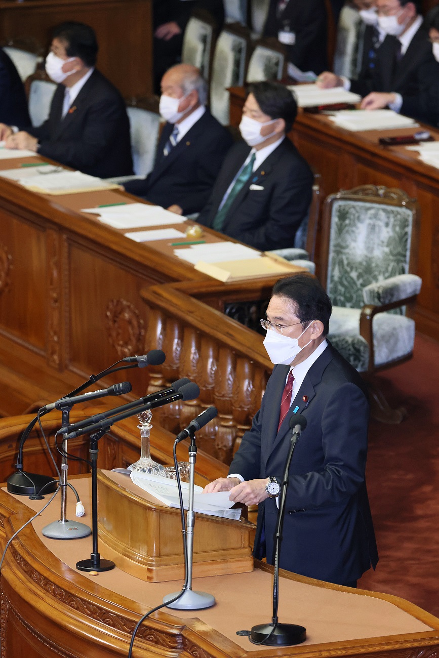 衆議院本会議で所信表明演説を行う岸田総理８