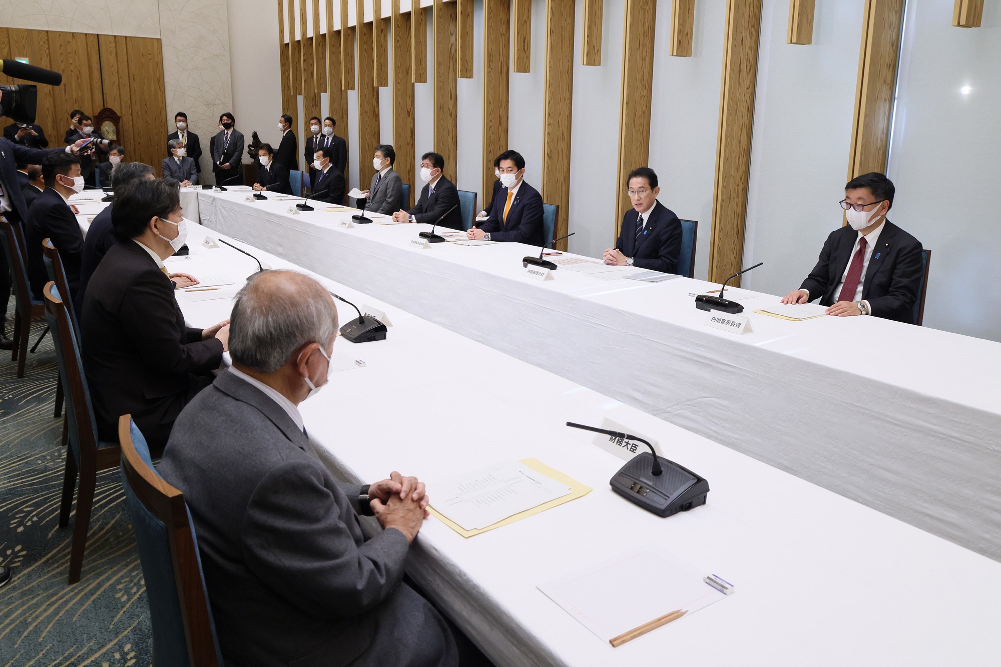 会議のまとめを行う岸田総理２