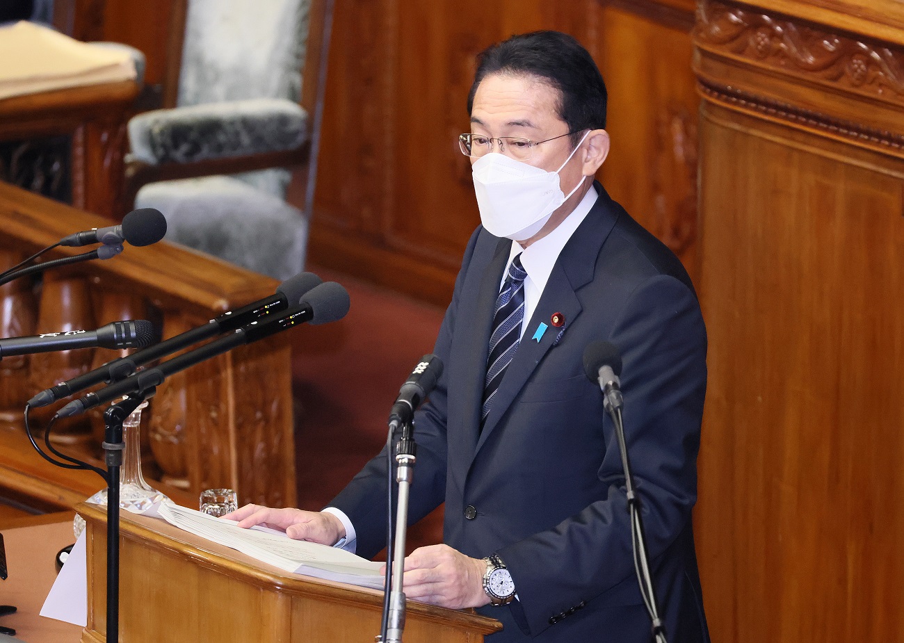 衆議院本会議で施政方針演説を行う岸田総理１