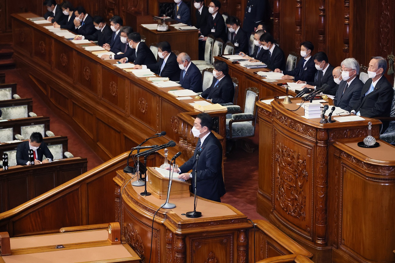 衆議院本会議で施政方針演説を行う岸田総理１０