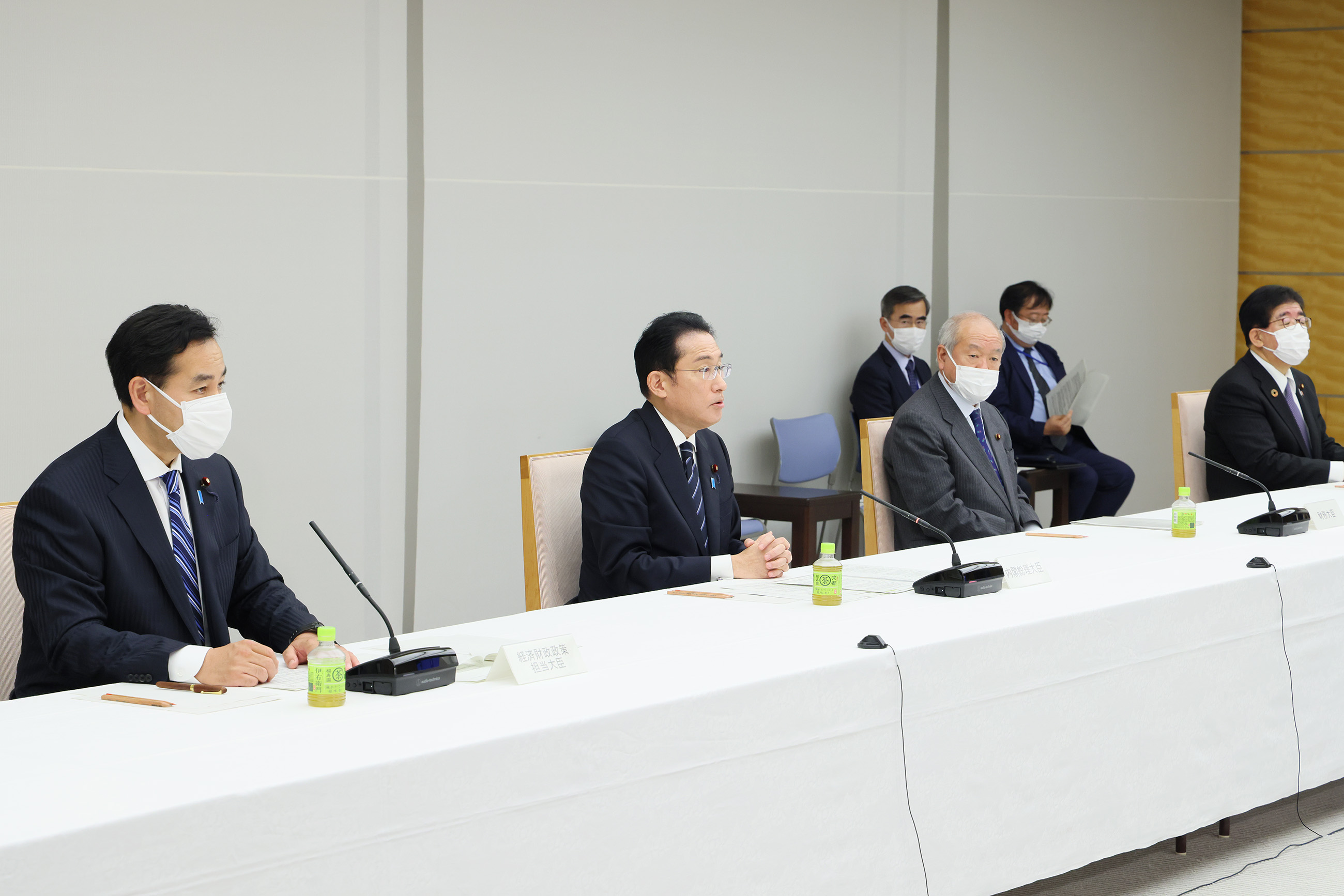 会議のまとめを行う岸田総理１