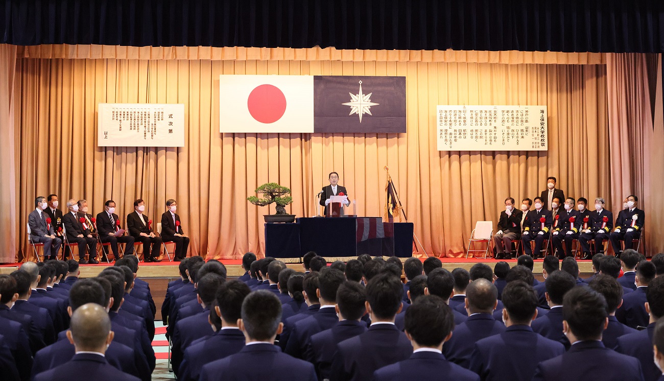 祝辞を述べる岸田総理２