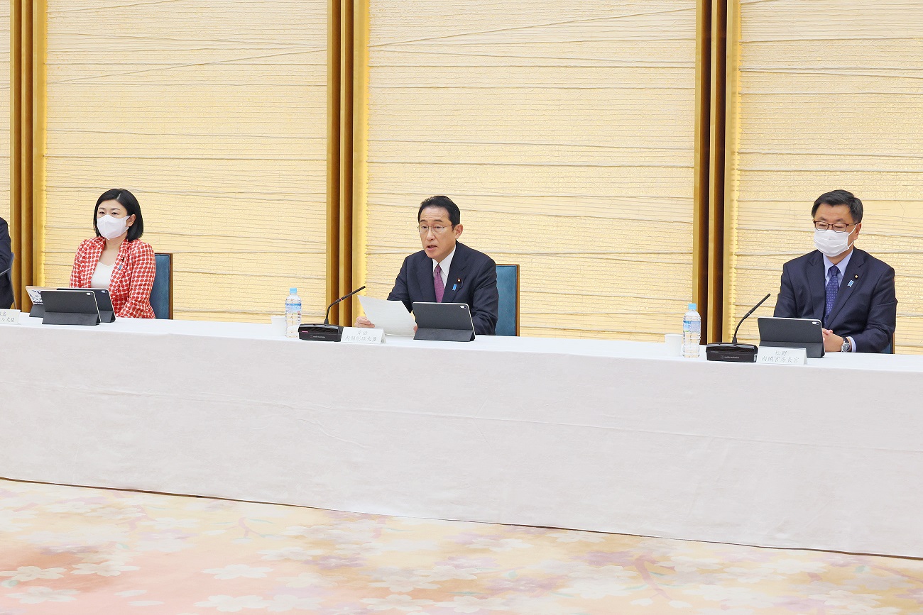 会議のまとめを行う岸田総理３