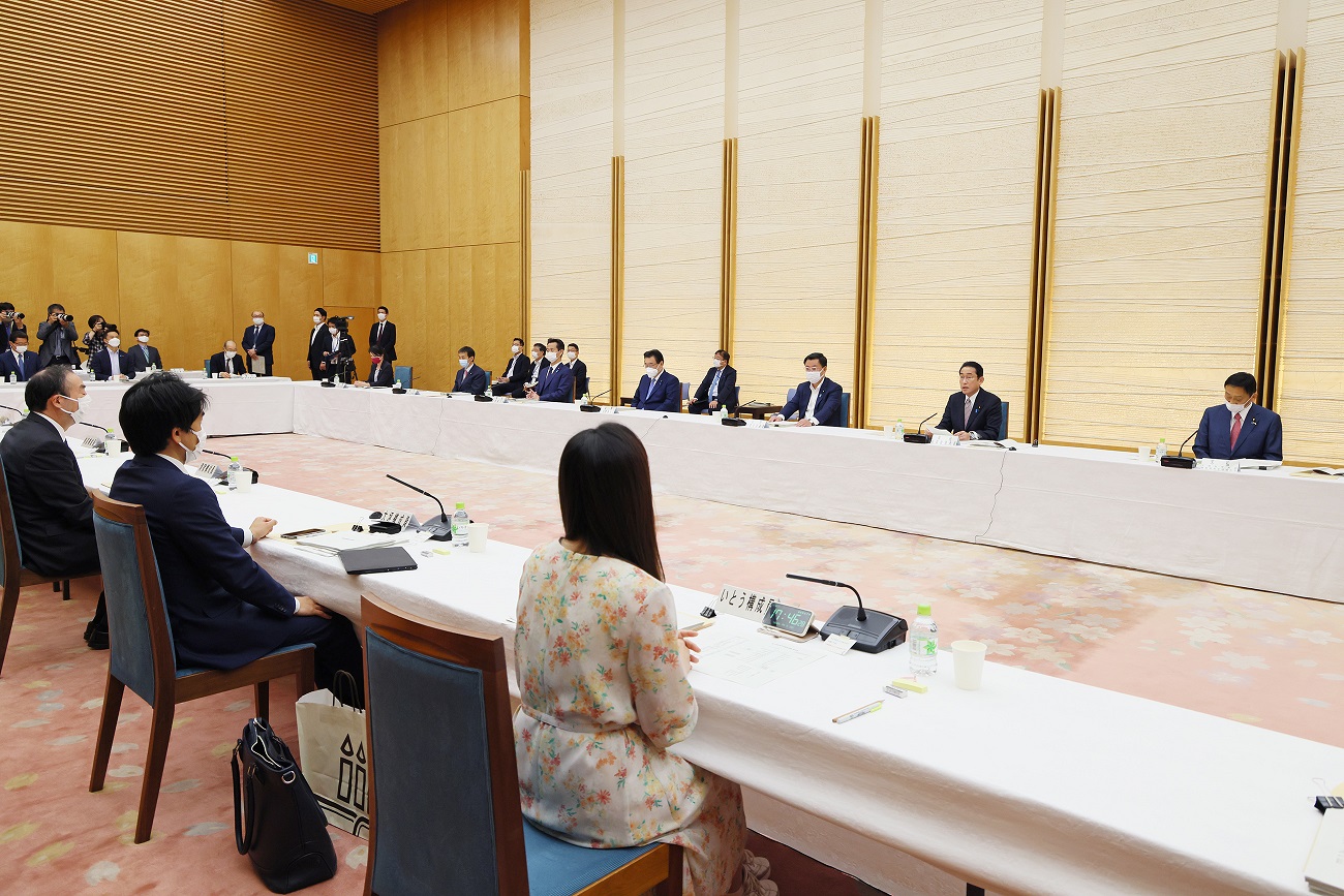 会議のまとめを行う岸田総理３