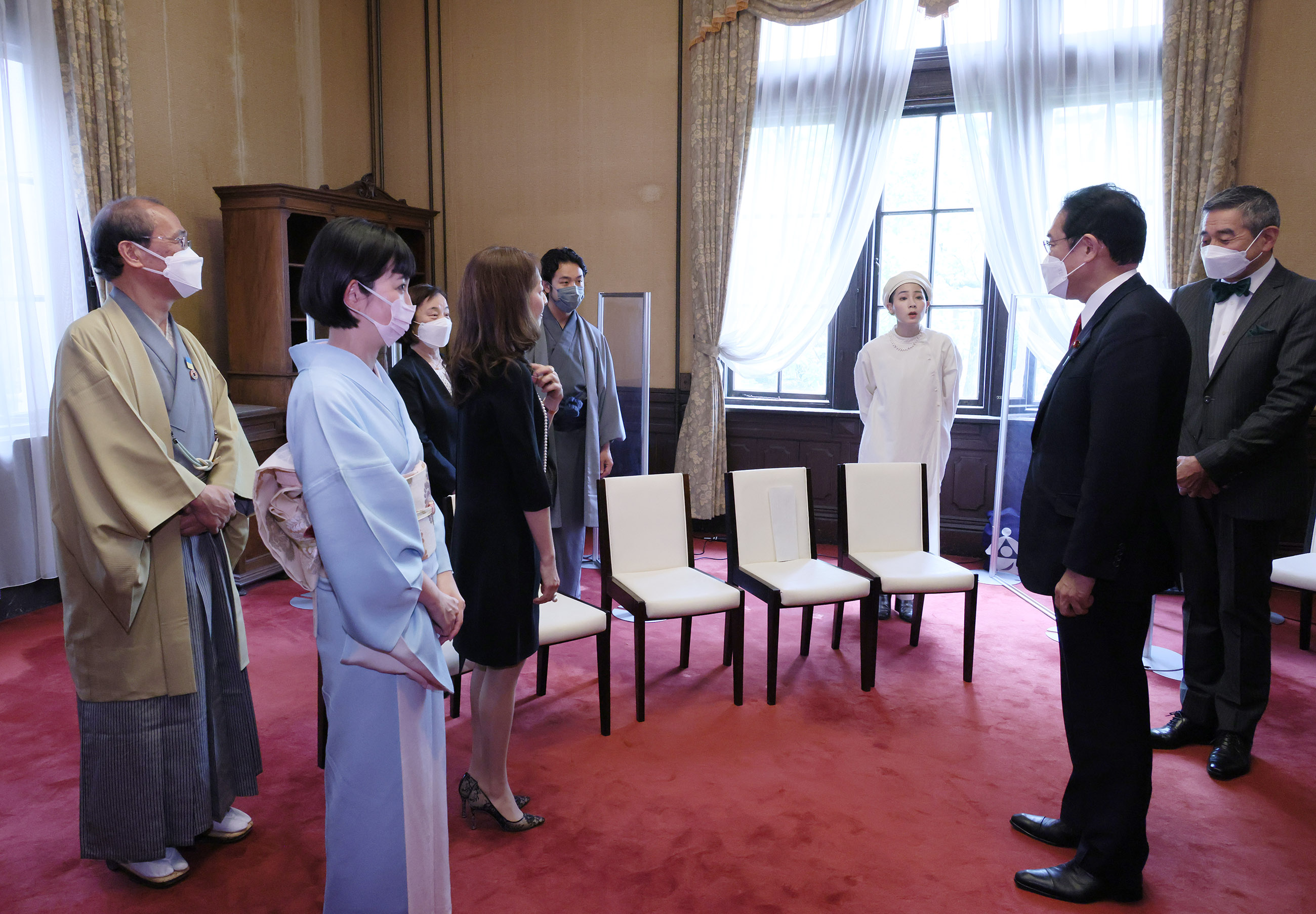 意見交換会で話をする岸田総理４