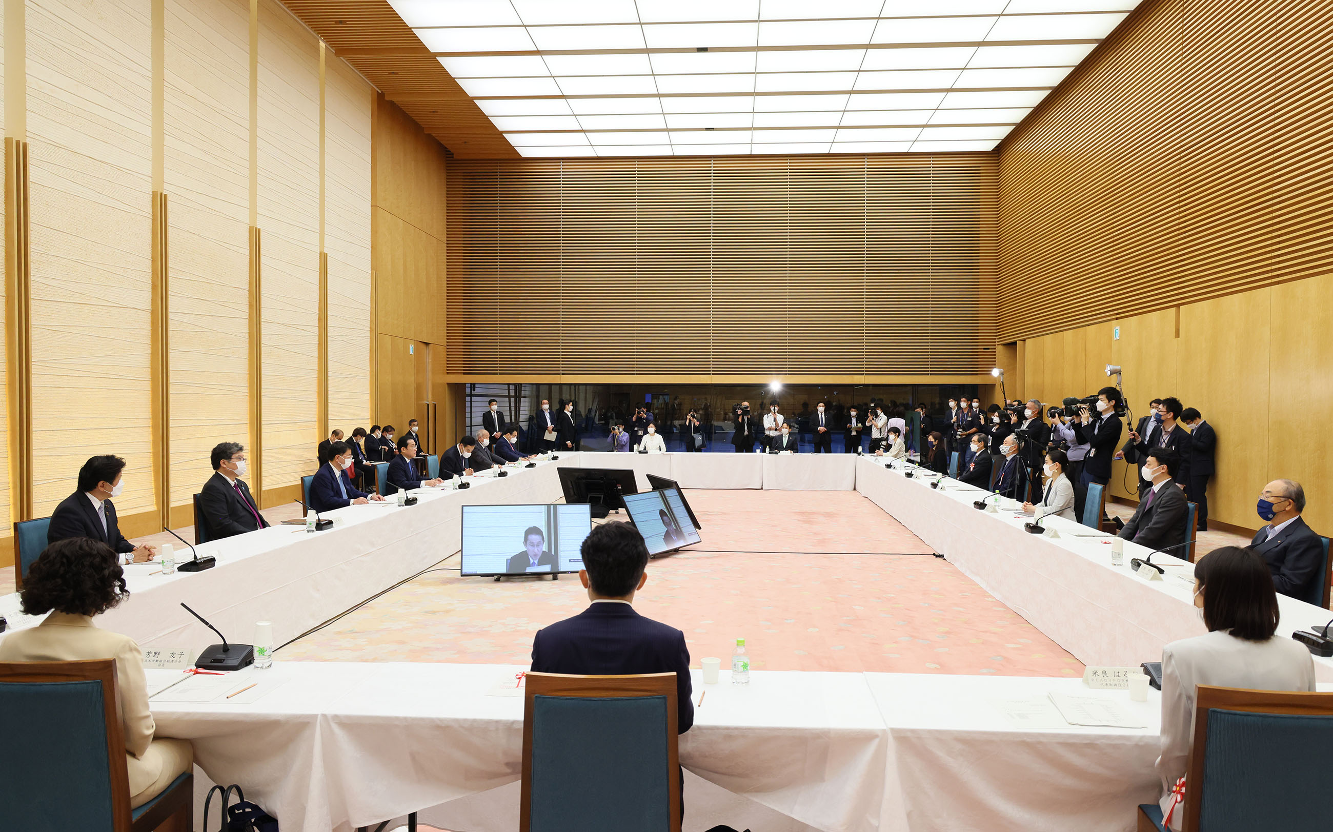 会議のまとめを行う岸田総理４