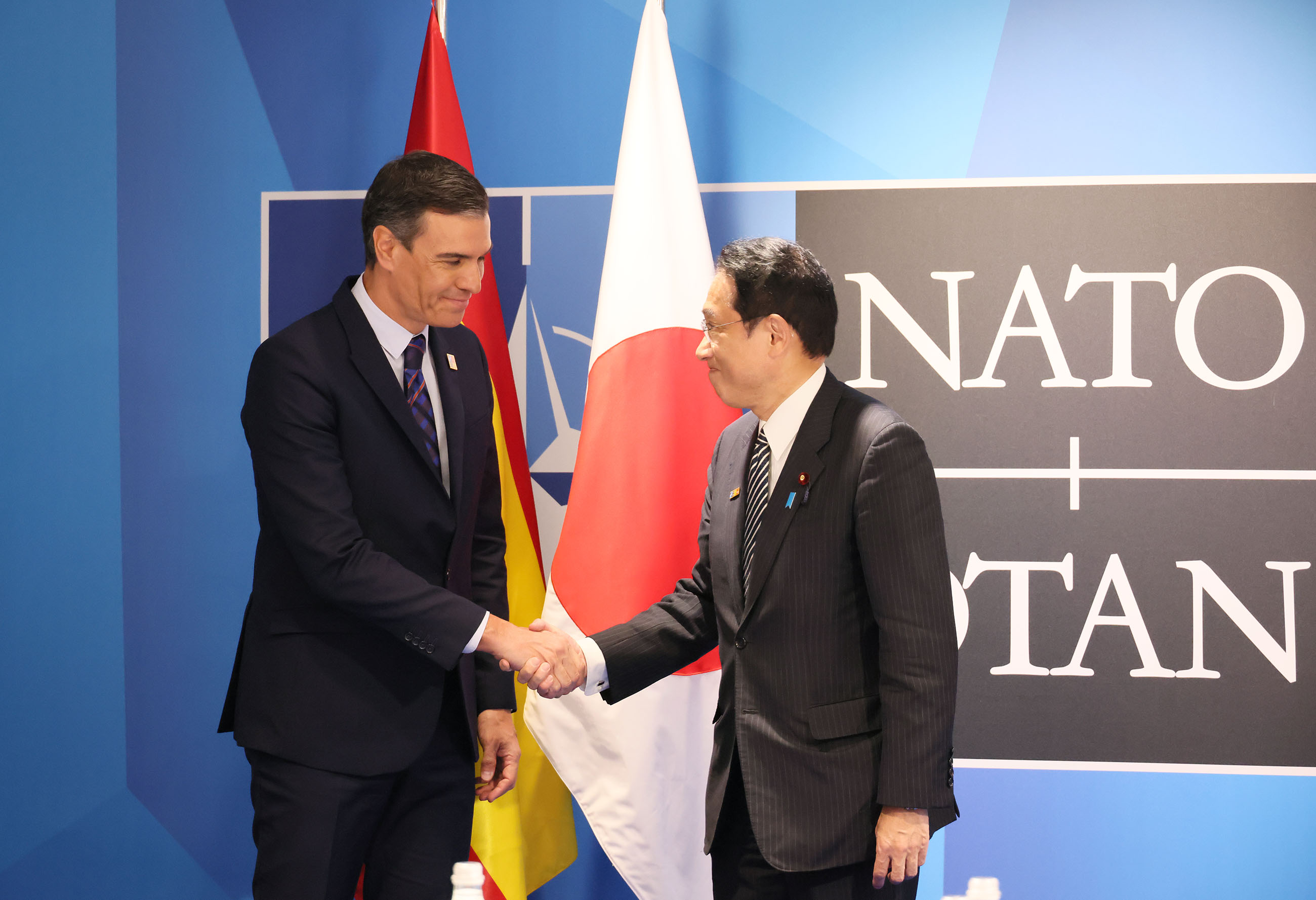 サンチェス・スペイン首相と会談する岸田総理１