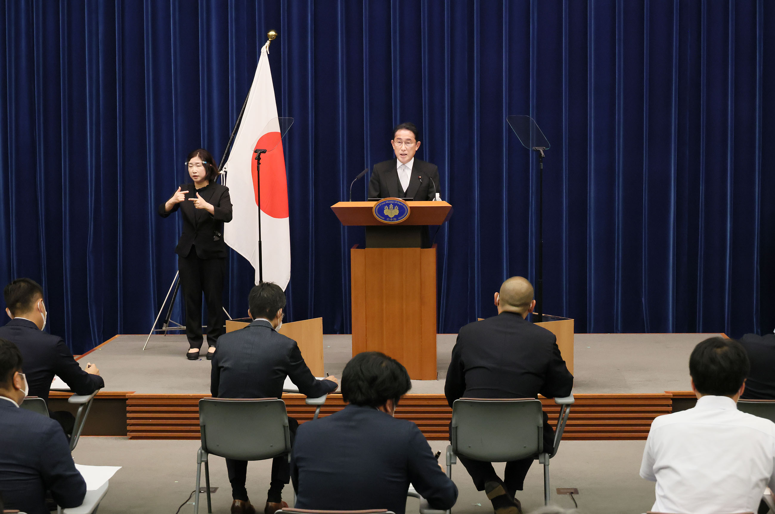 冒頭に発言する岸田総理４