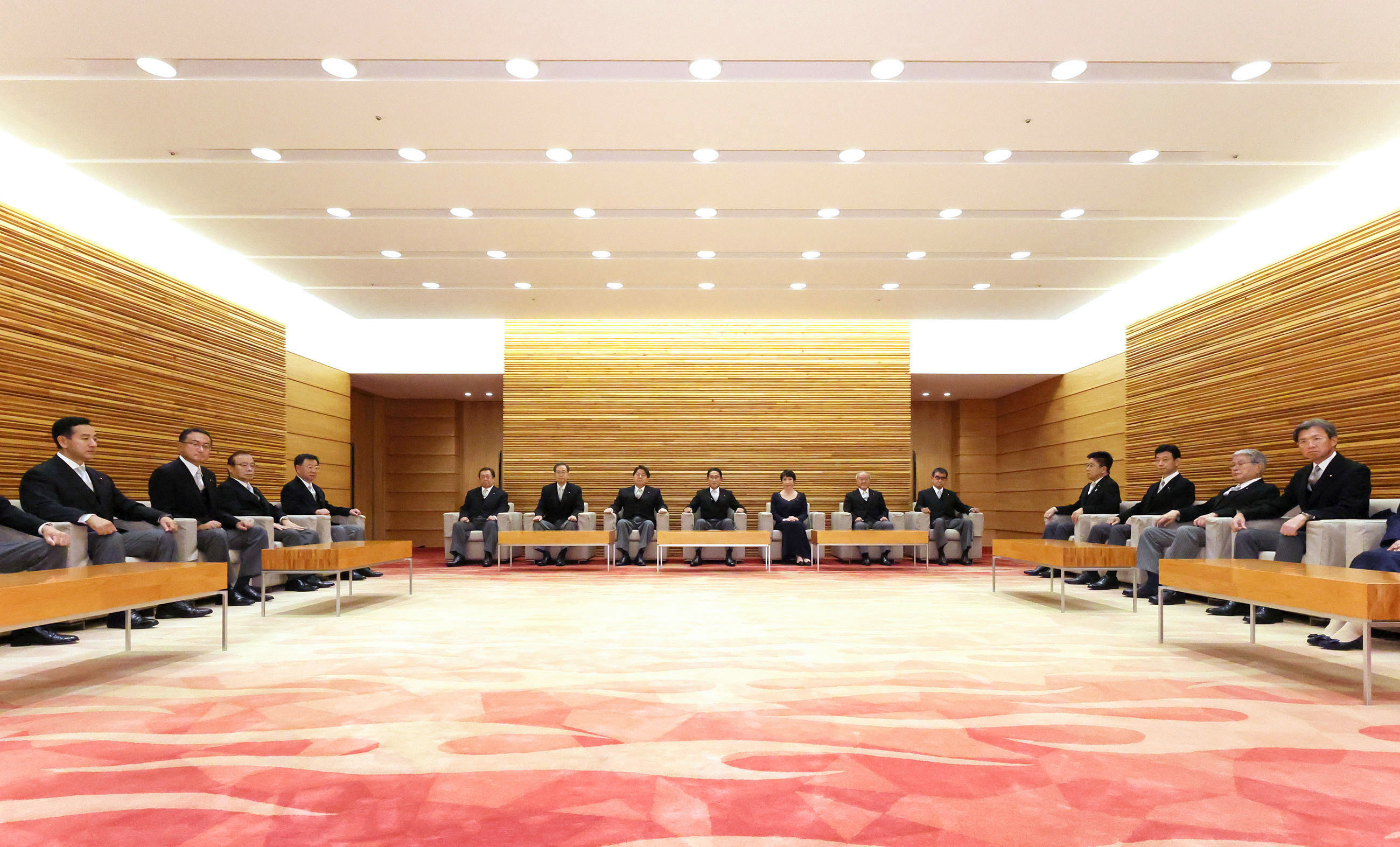 初閣議２