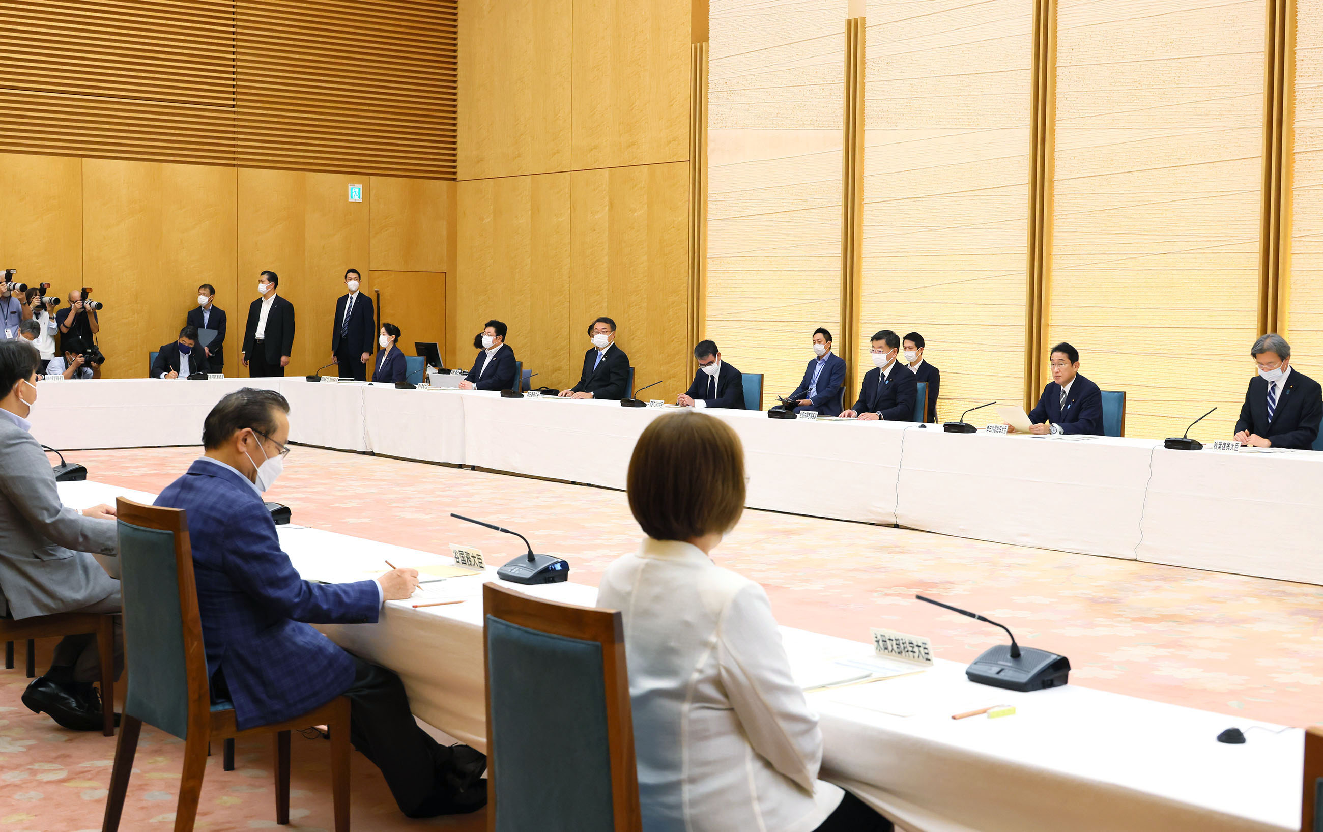 会議のまとめを行う岸田総理２