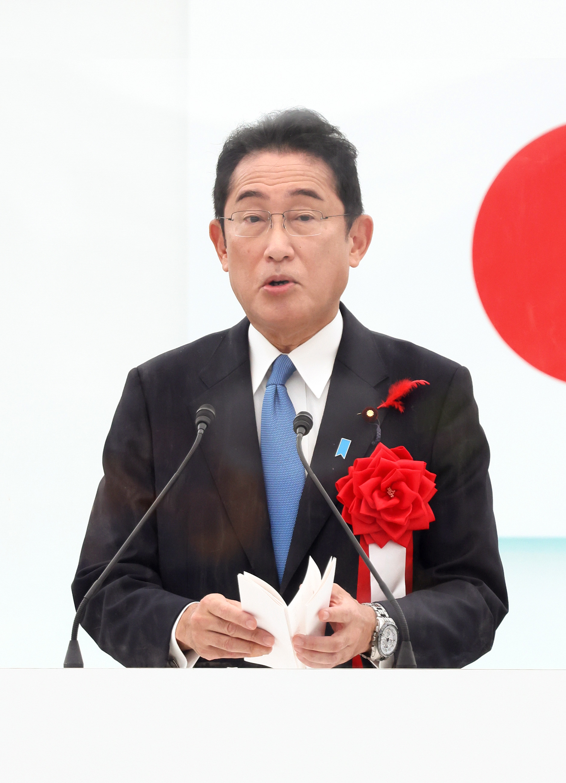 祝辞を述べる岸田総理２