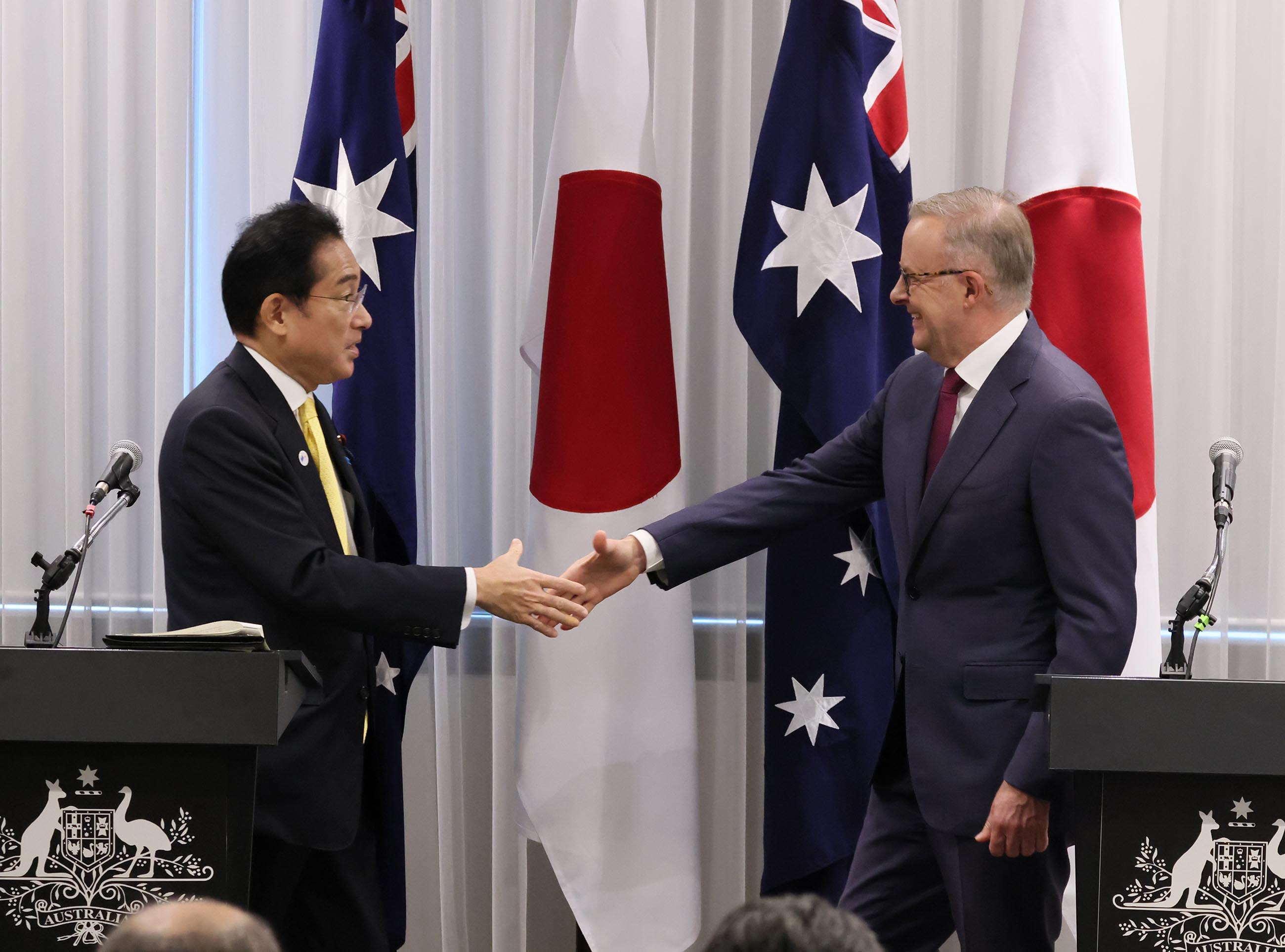 日豪共同記者発表４