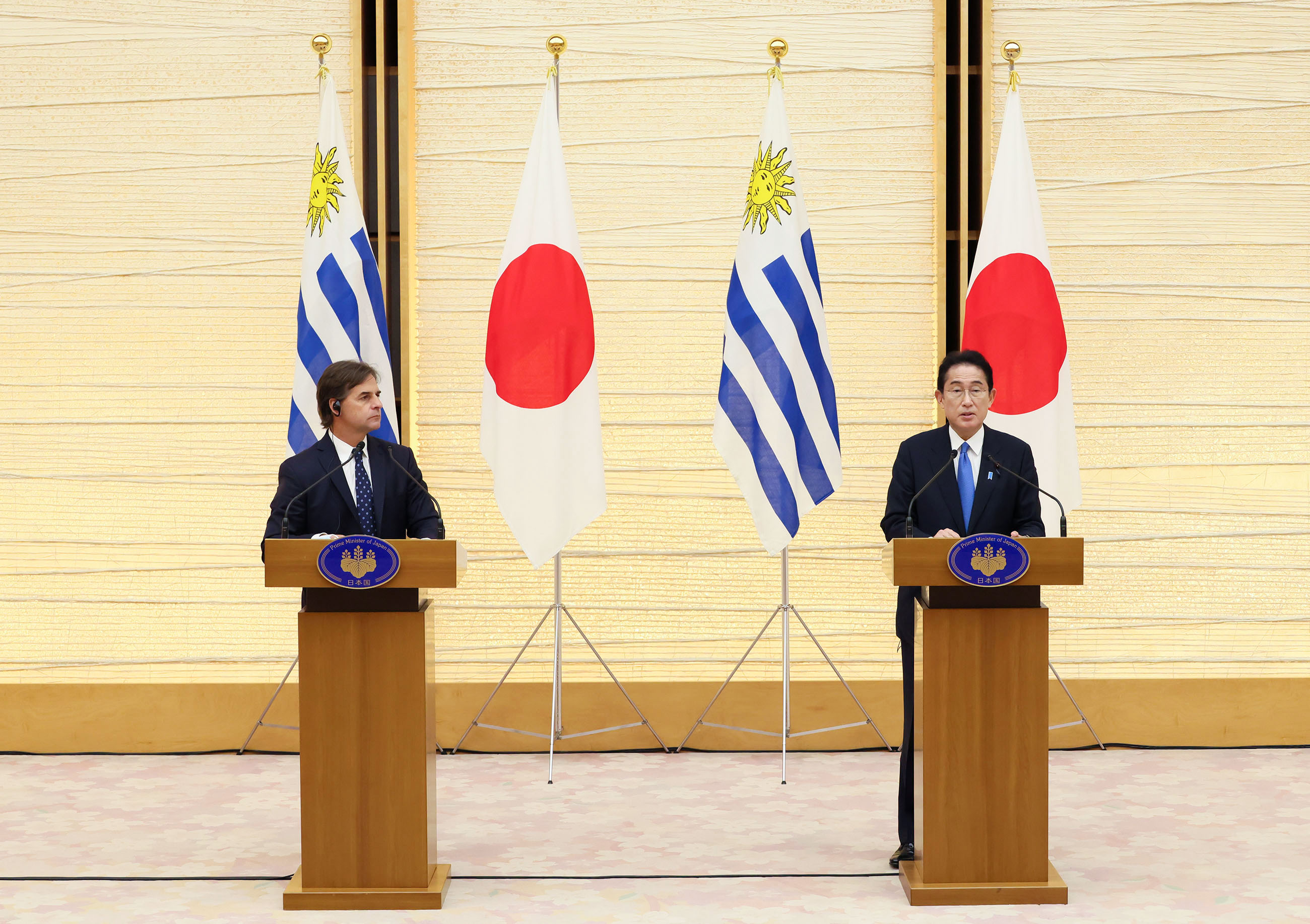 日・ウルグアイ共同記者発表１