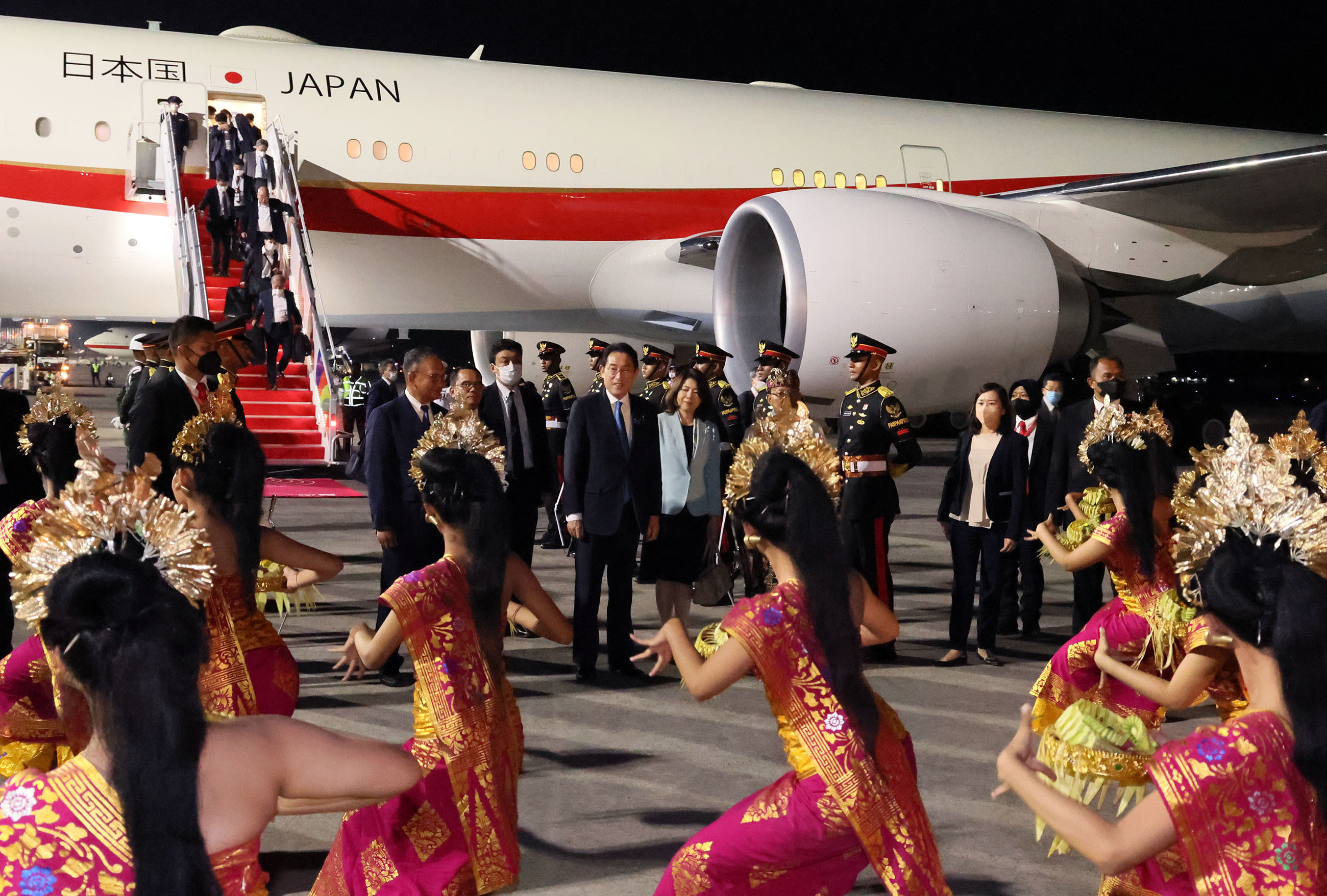 インドネシアに到着した岸田総理２