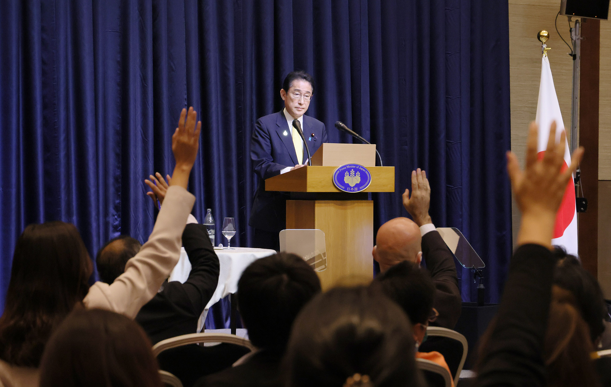 内外記者会見８