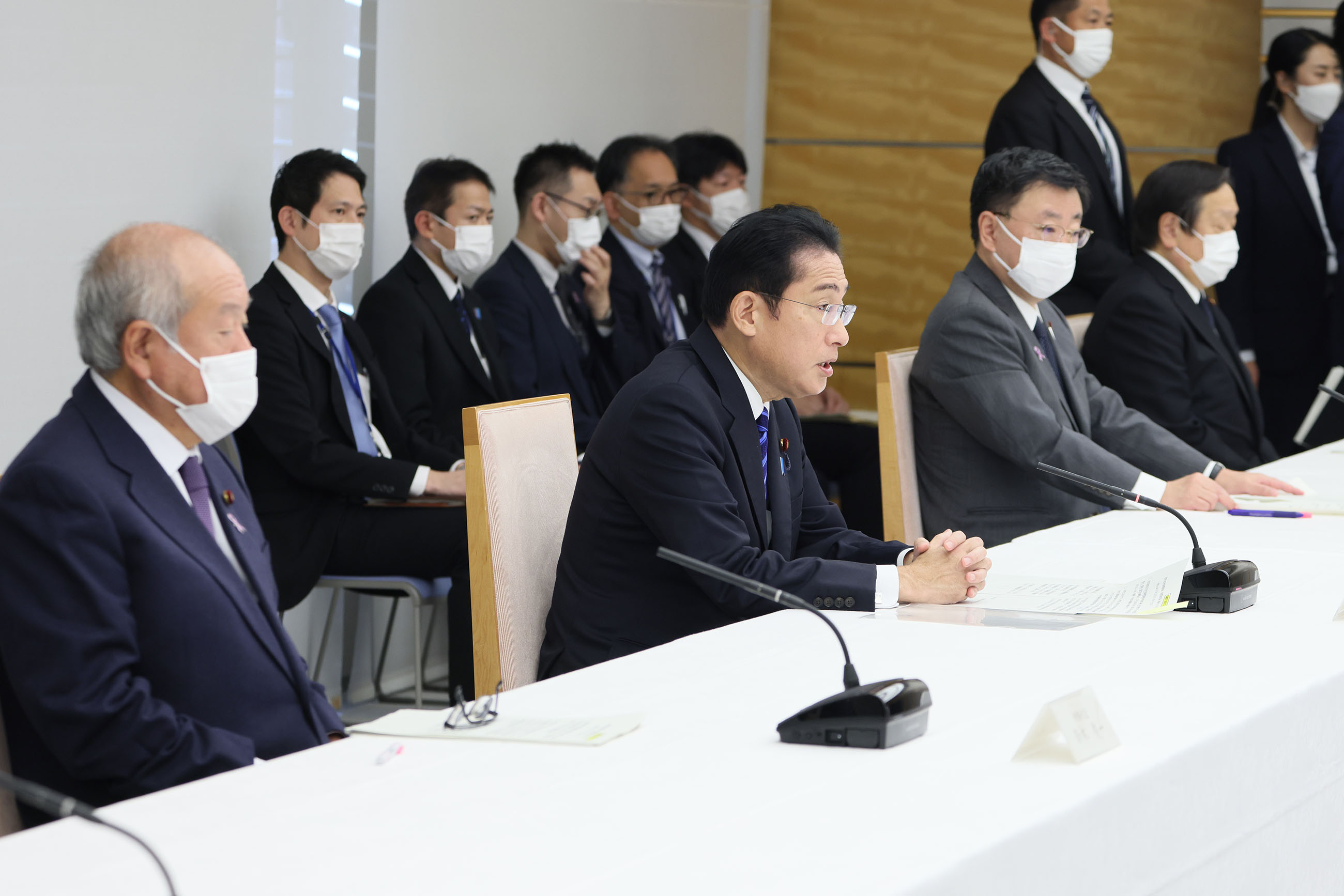 会議のまとめを行う岸田総理１