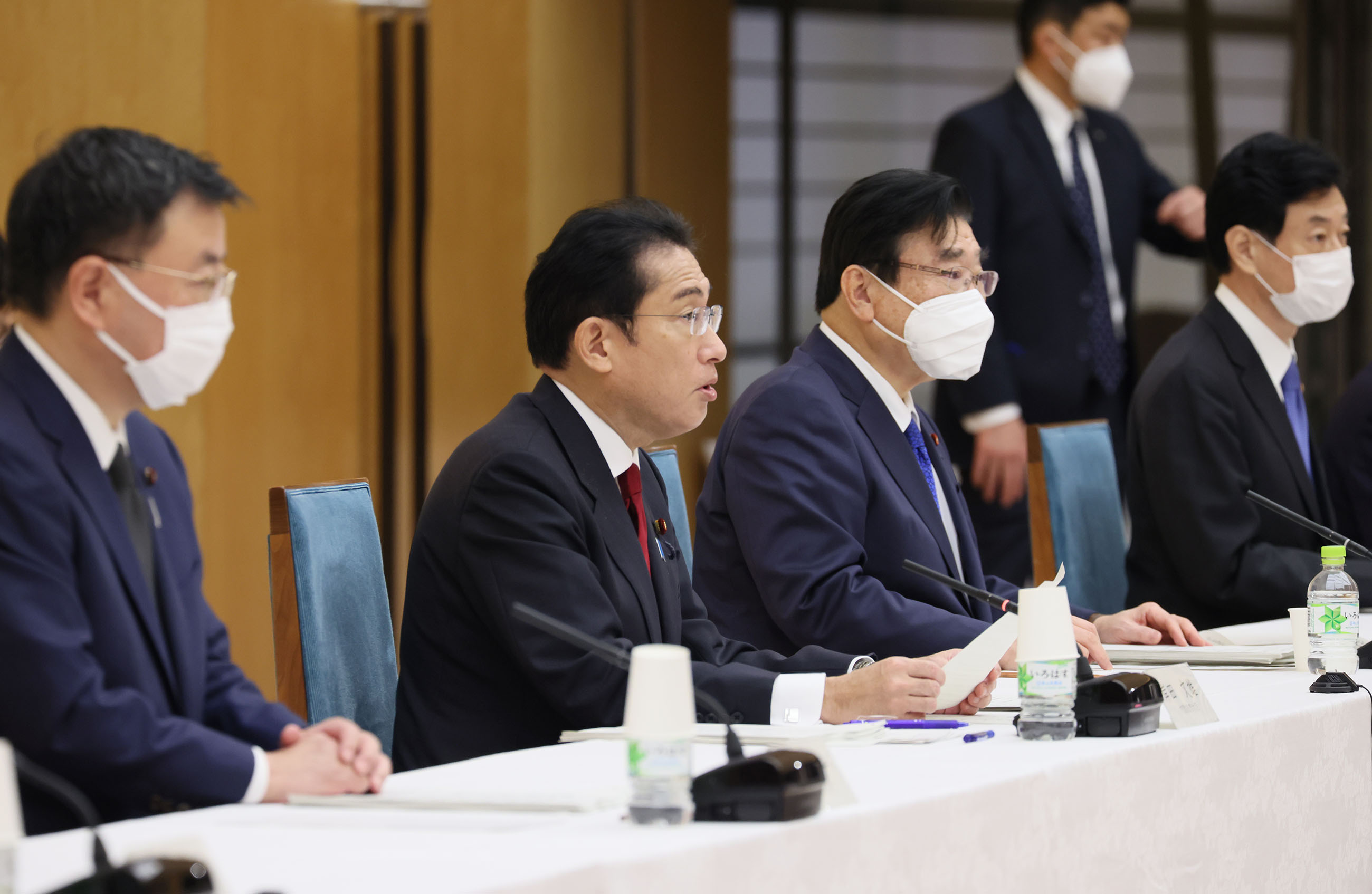 会議のまとめを行う岸田総理１