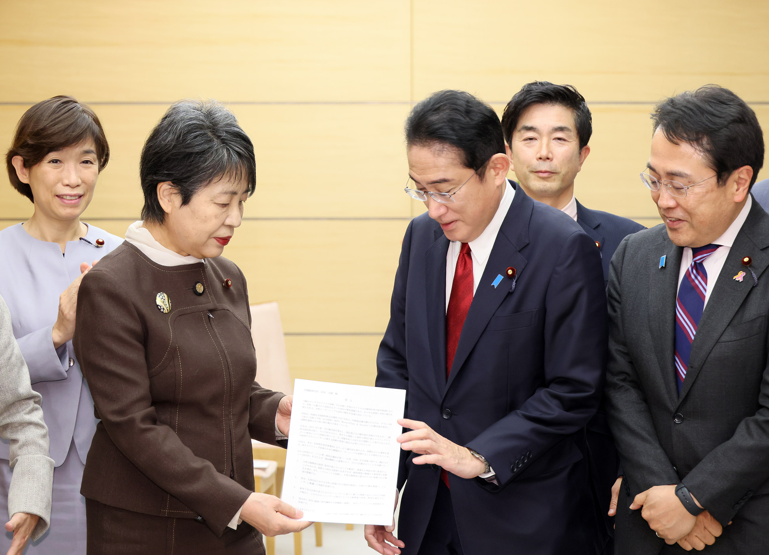申入れを受ける岸田総理３