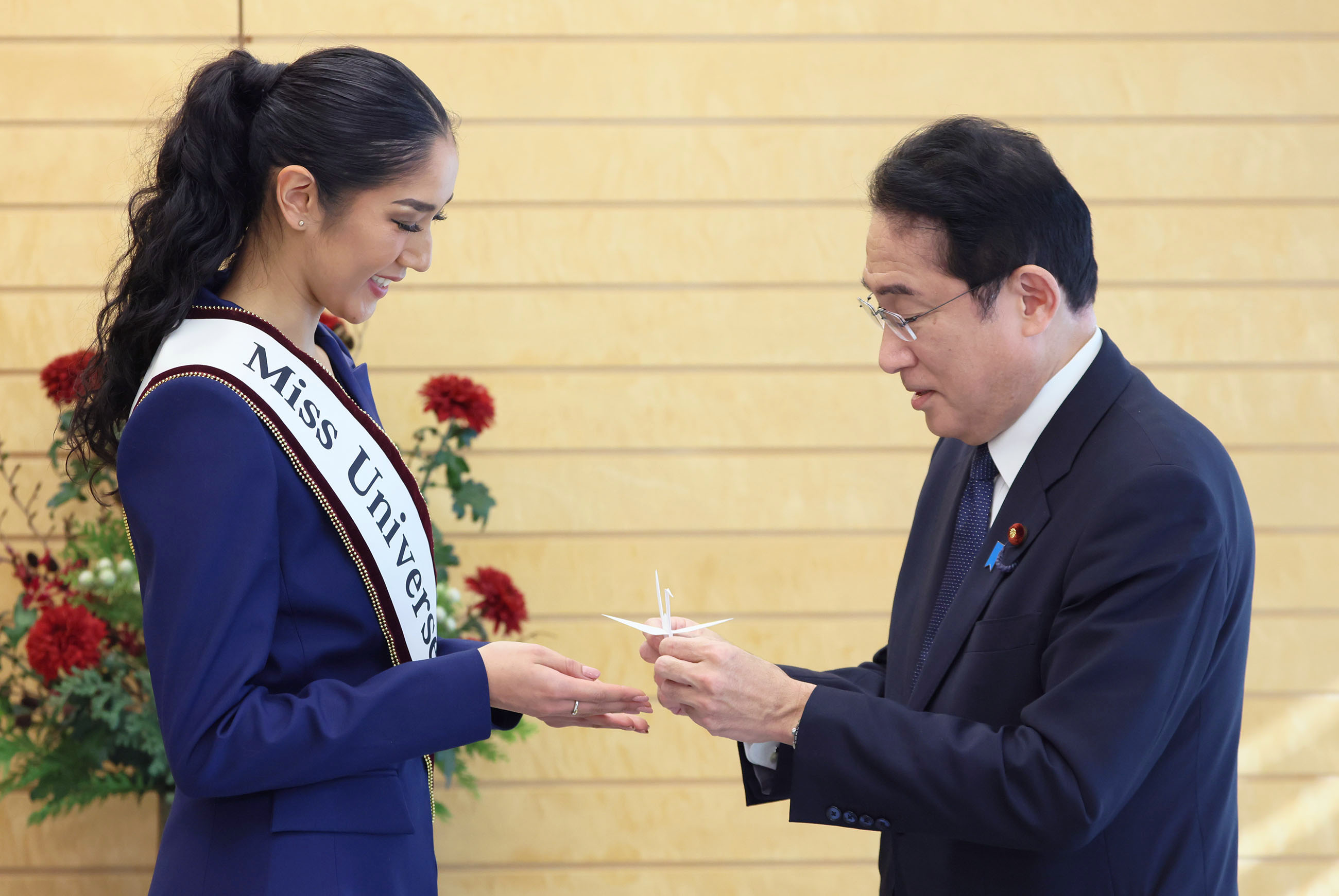 ミス・ユニバース日本代表による表敬