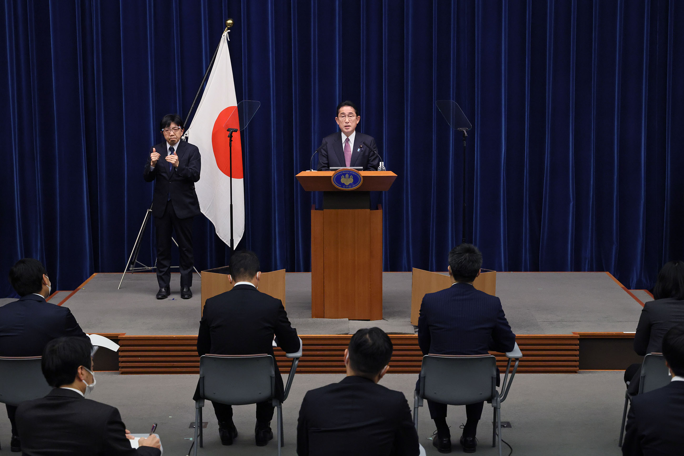 冒頭に発言する岸田総理４
