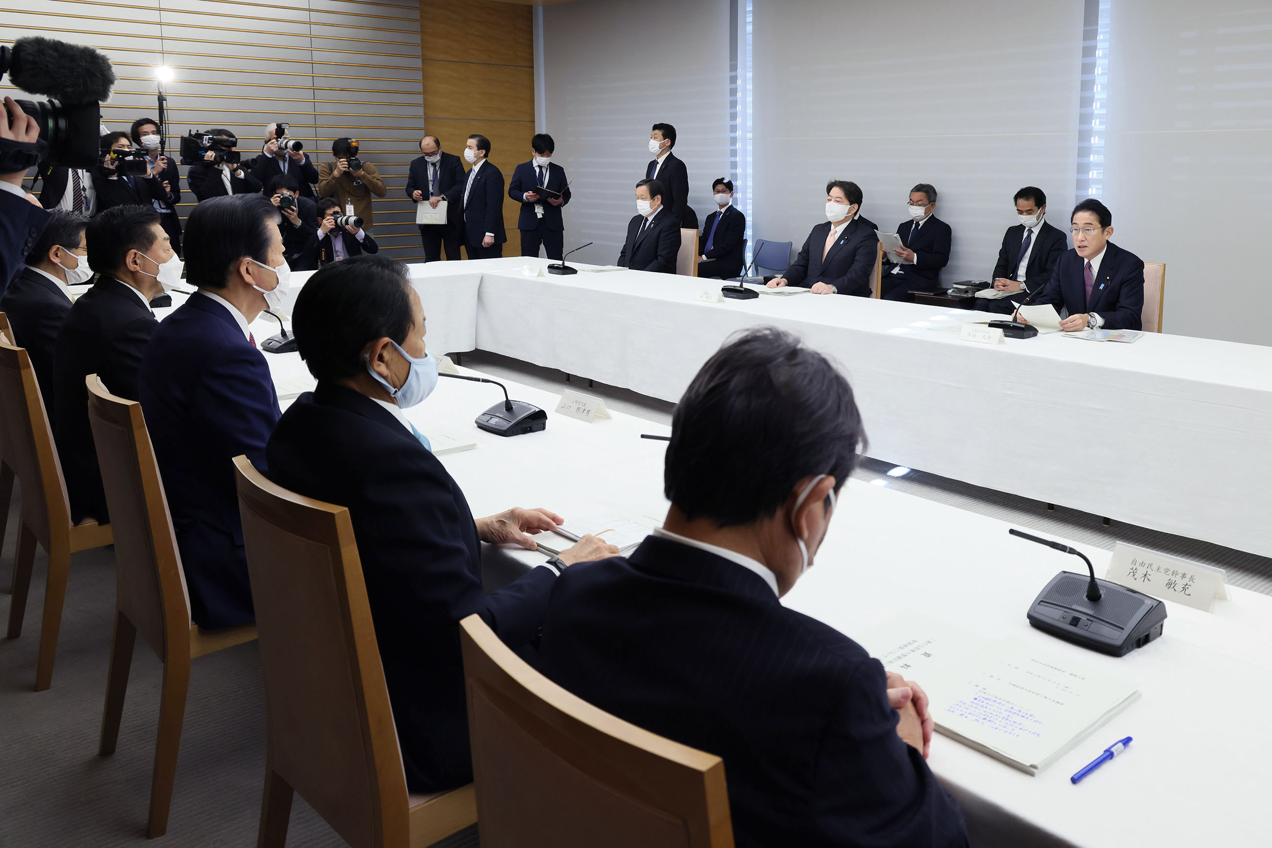 政府与党政策懇談会