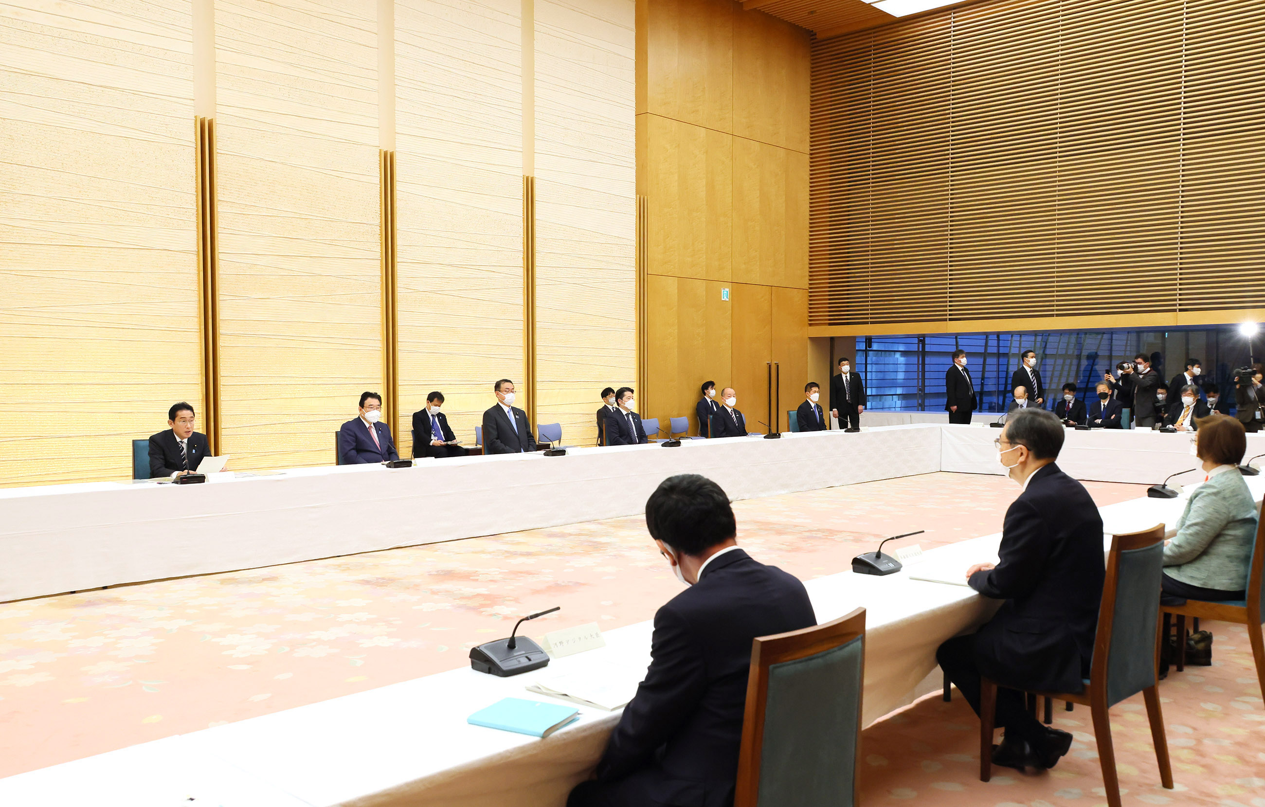 会議のまとめを行う岸田総理３