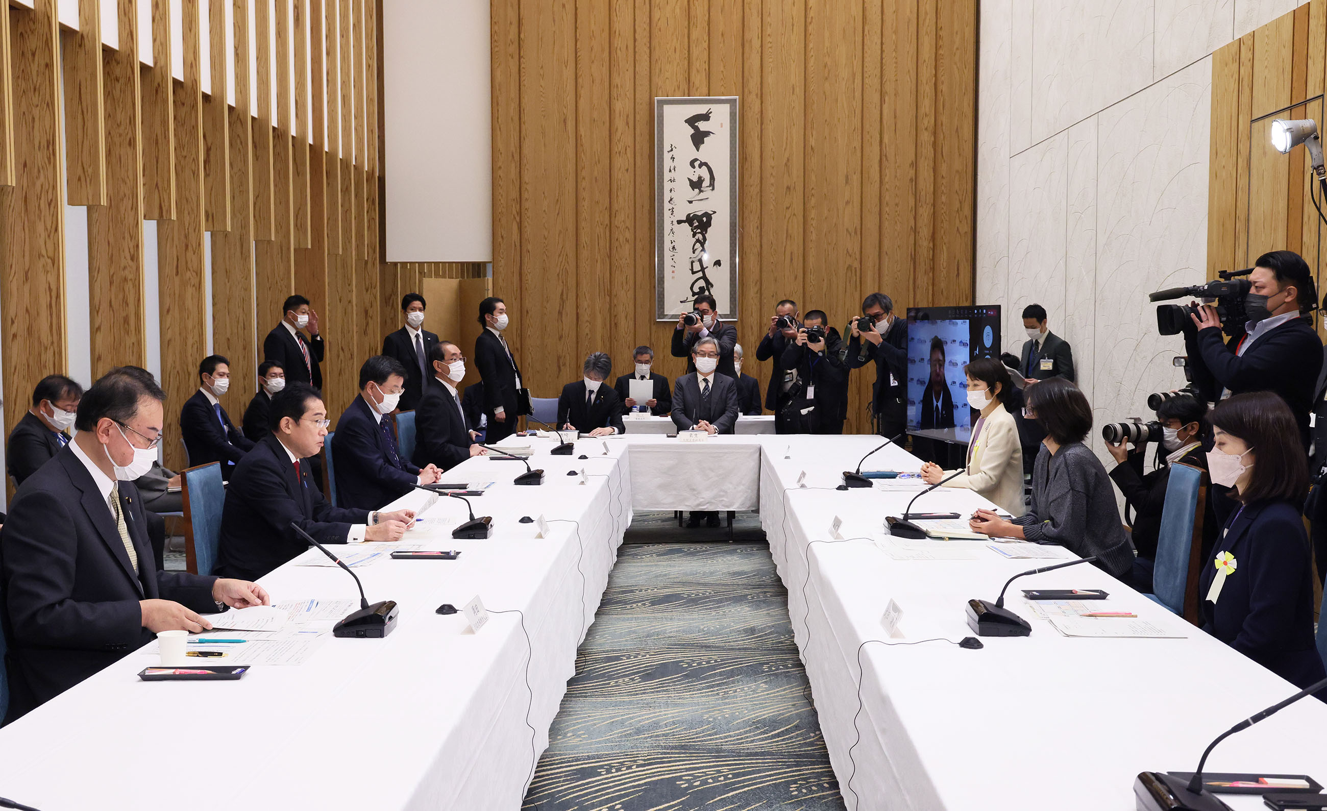 会議のまとめを行う岸田総理３