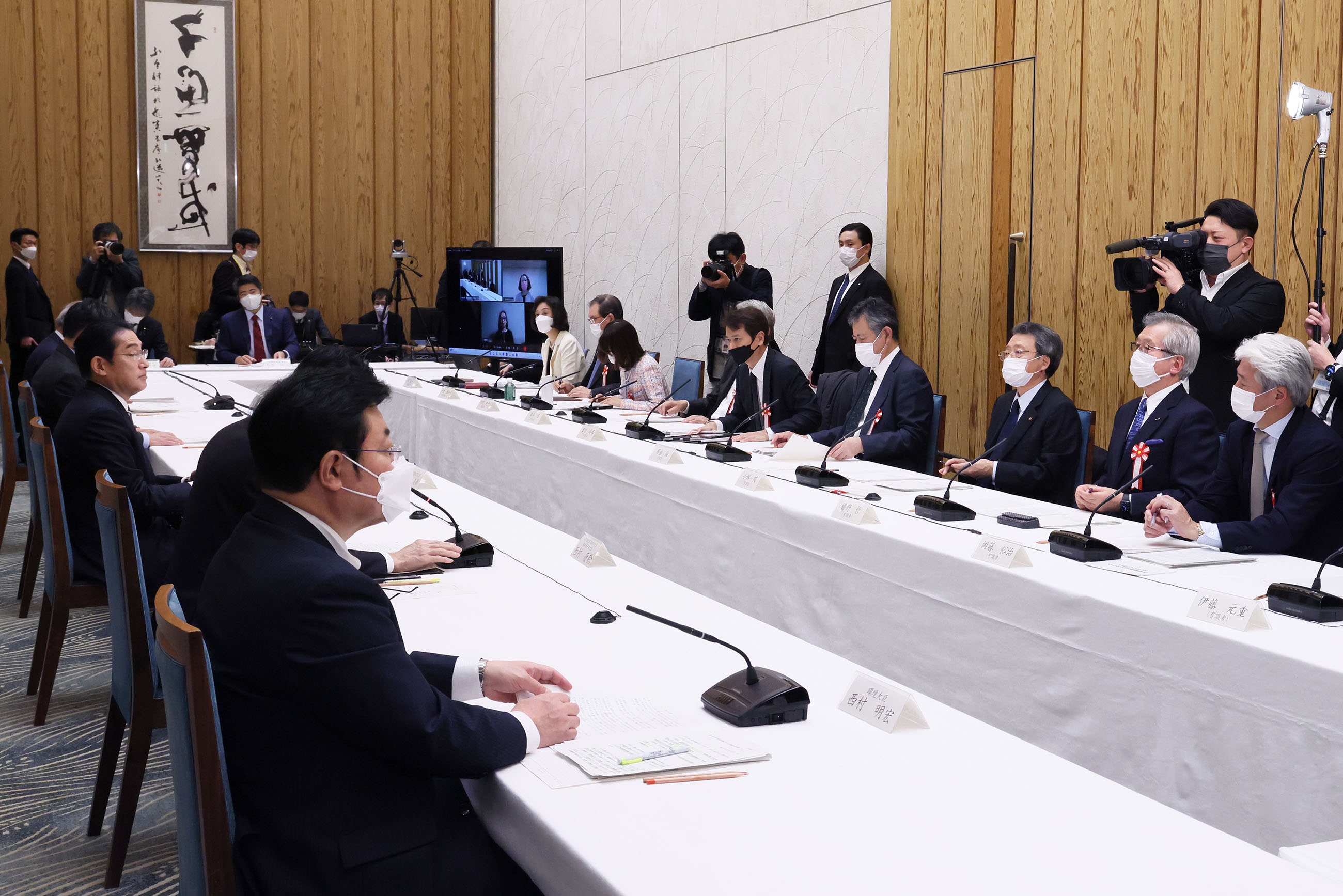 会議のまとめを行う岸田総理２