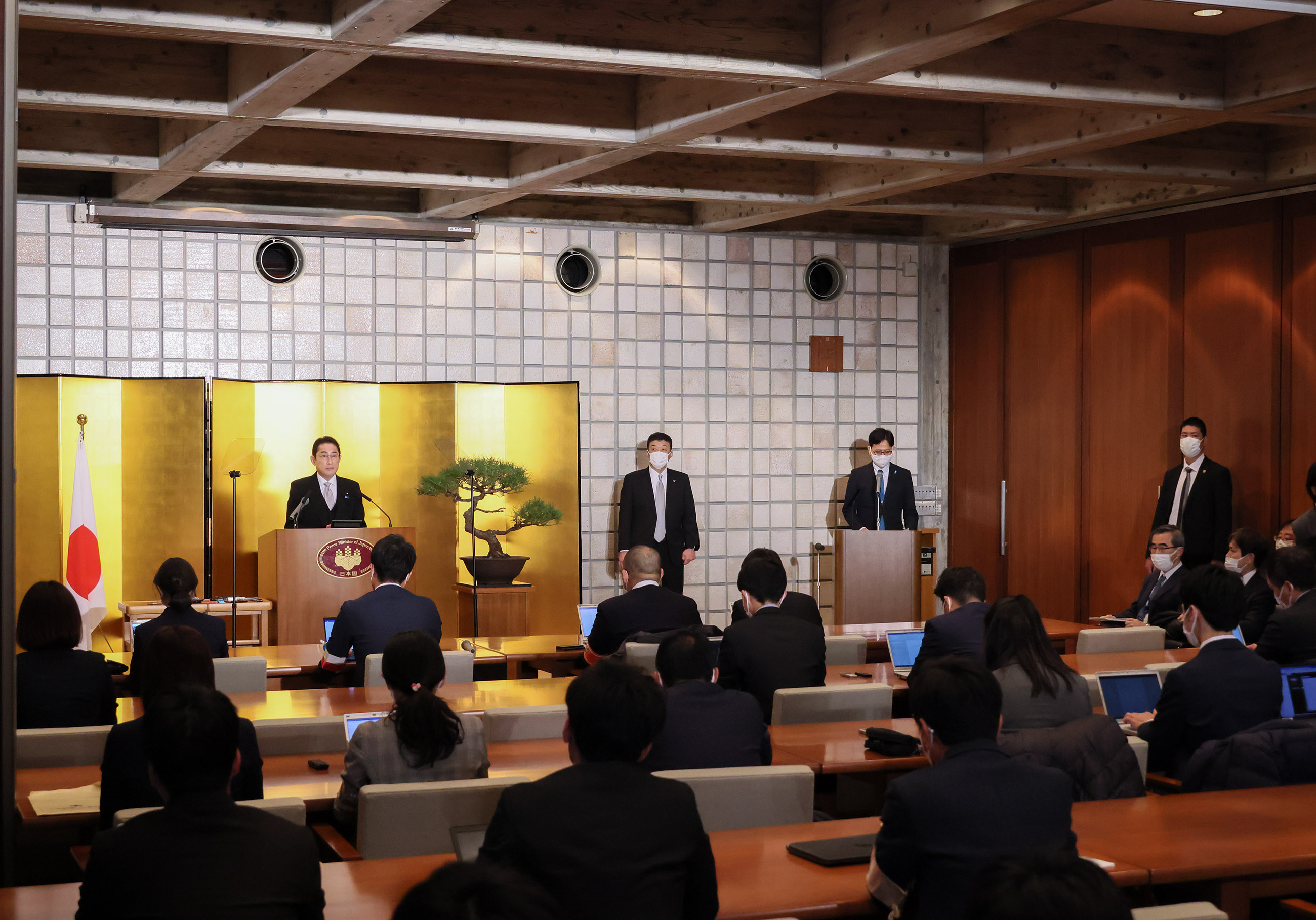 冒頭に発言する岸田総理２