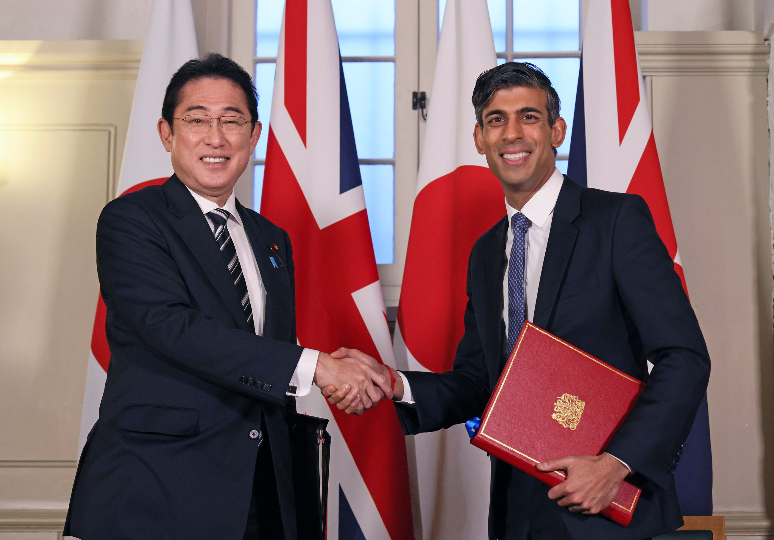 日英円滑化協定署名式３