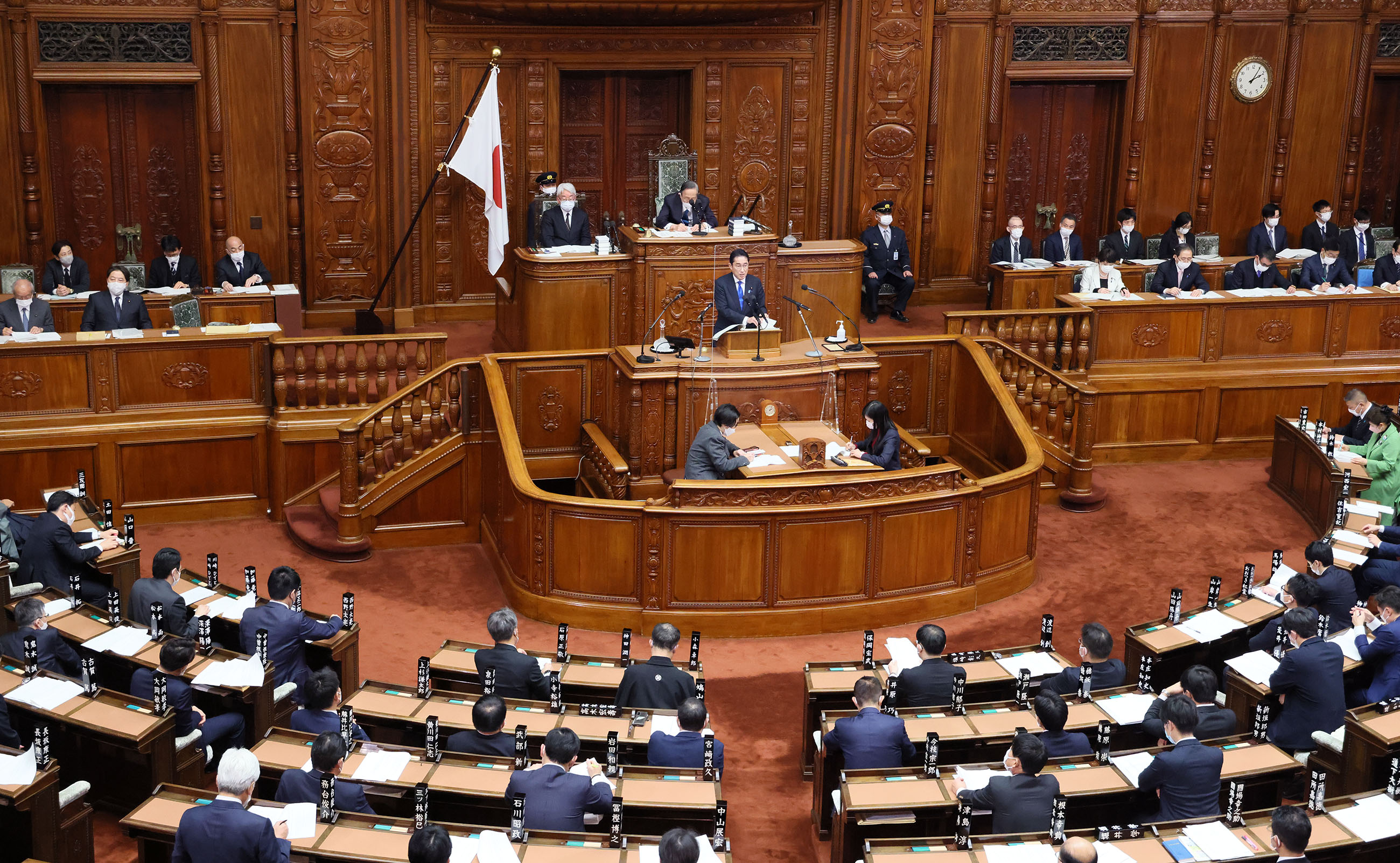 衆議院本会議で施政方針演説を行う岸田総理９