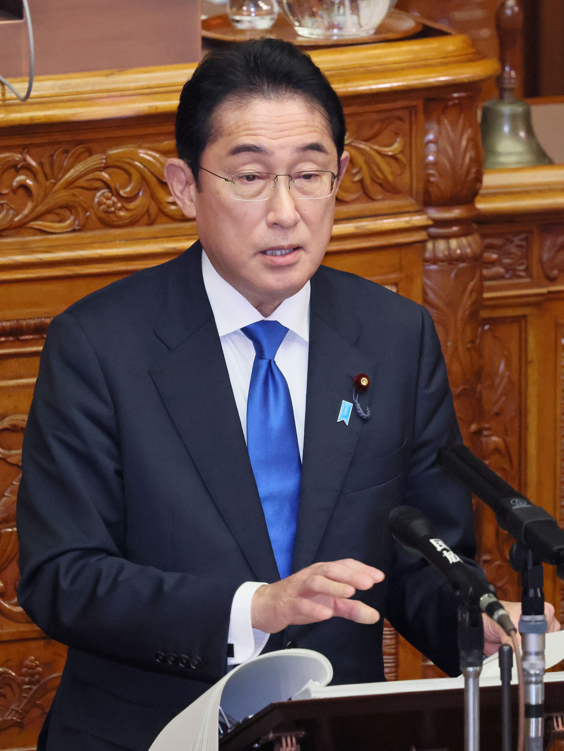 参議院本会議で施政方針演説を行う岸田総理２