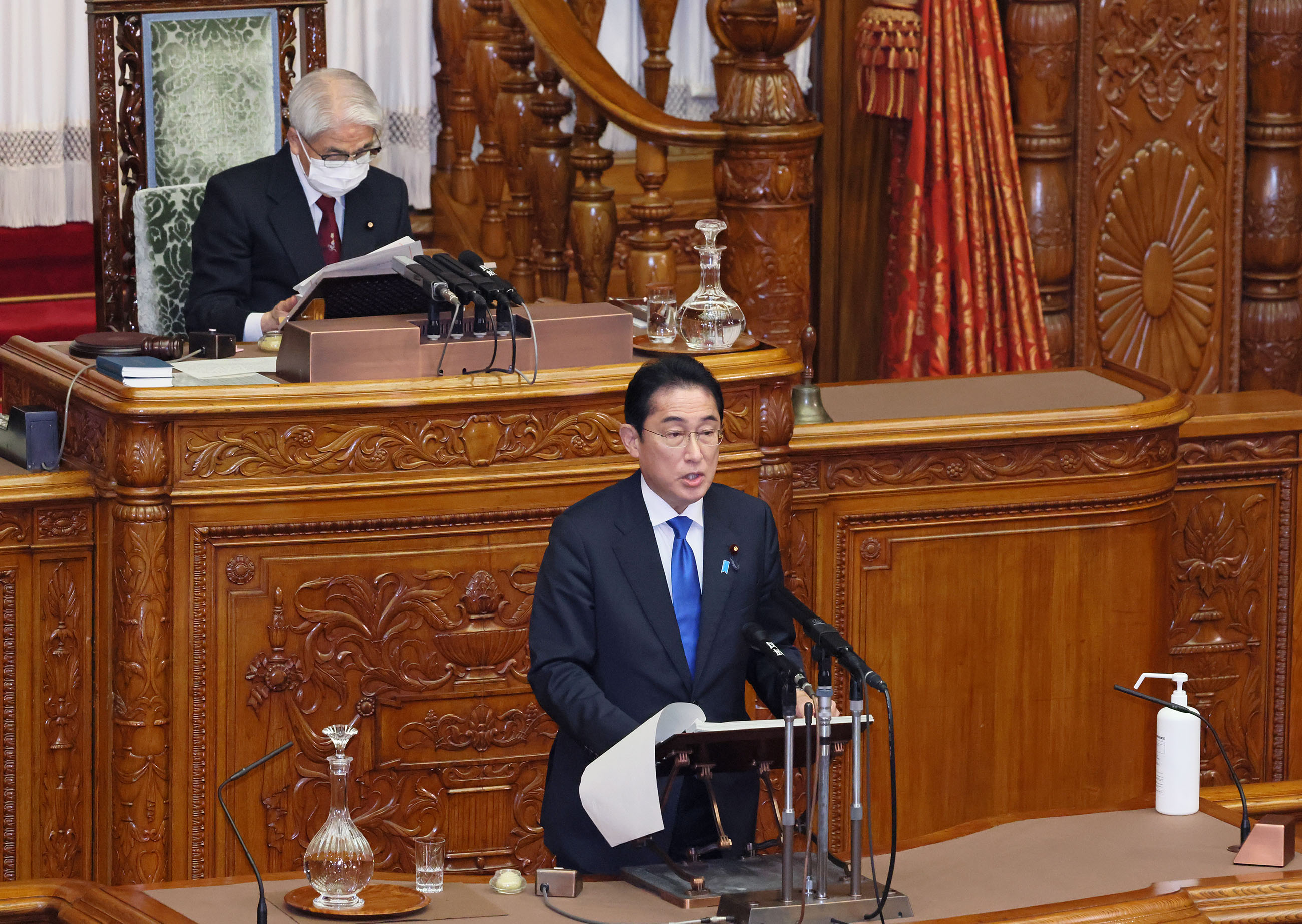 参議院本会議で施政方針演説を行う岸田総理４