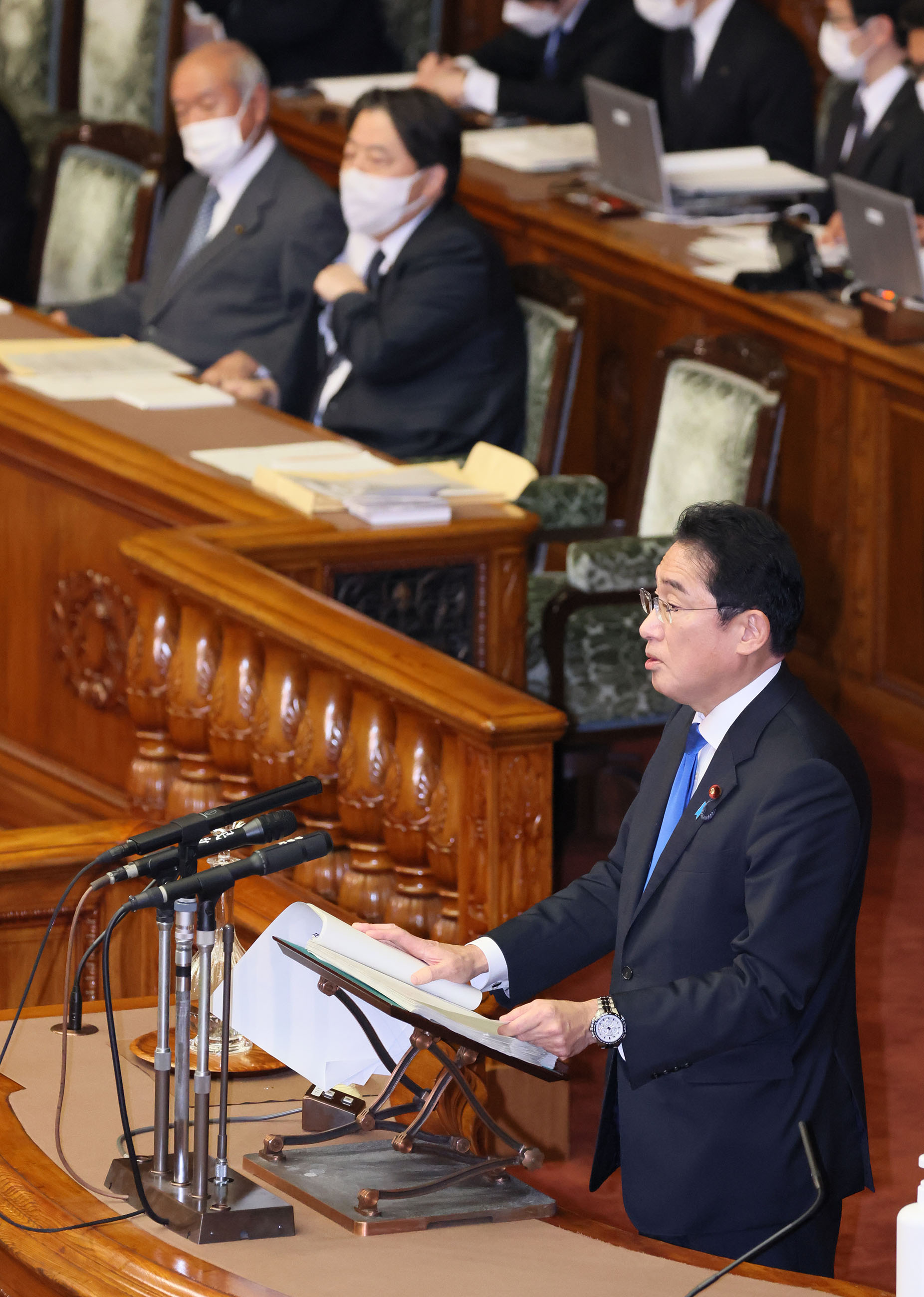 参議院本会議で施政方針演説を行う岸田総理７
