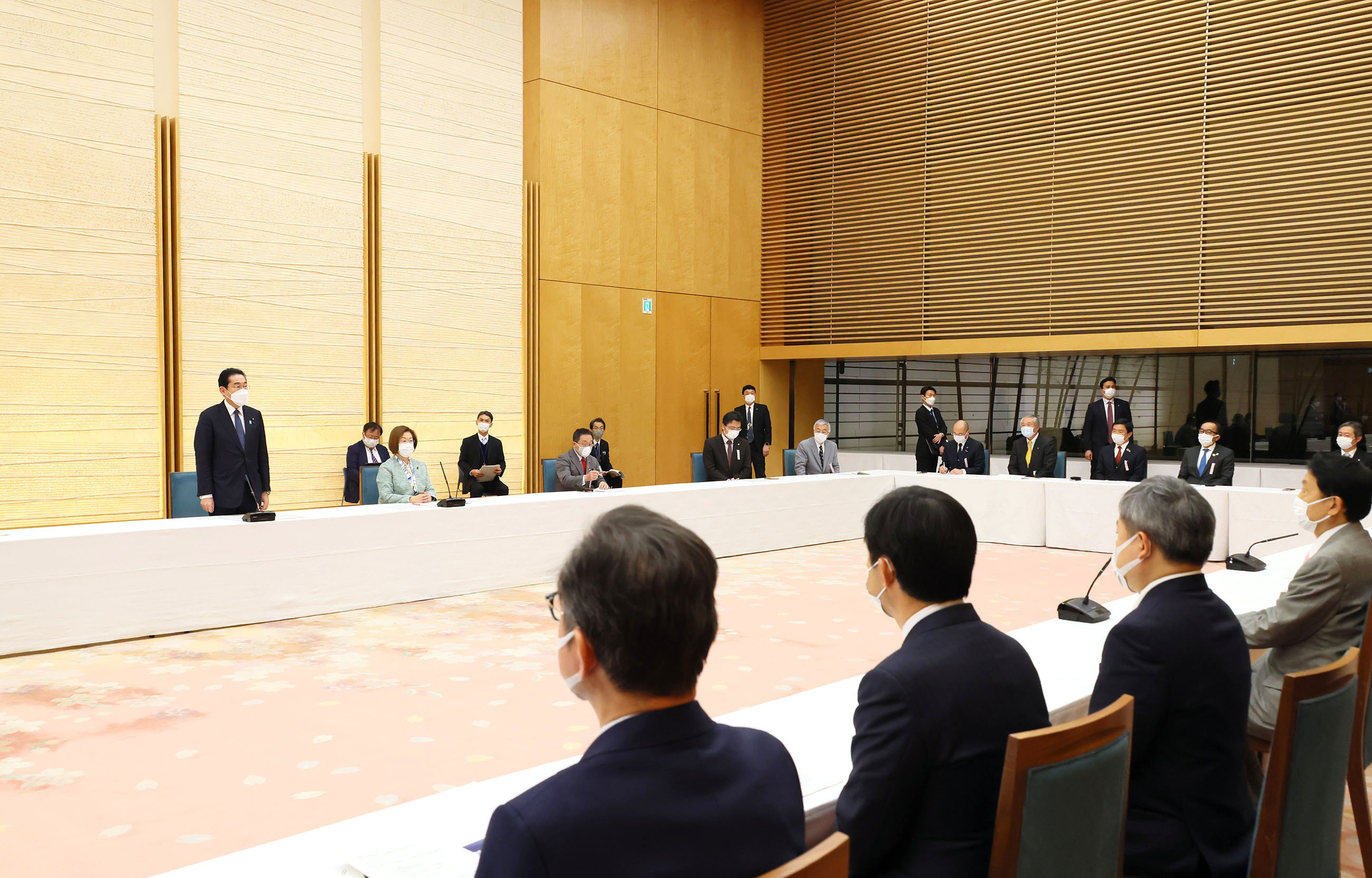 表敬を受ける岸田総理３