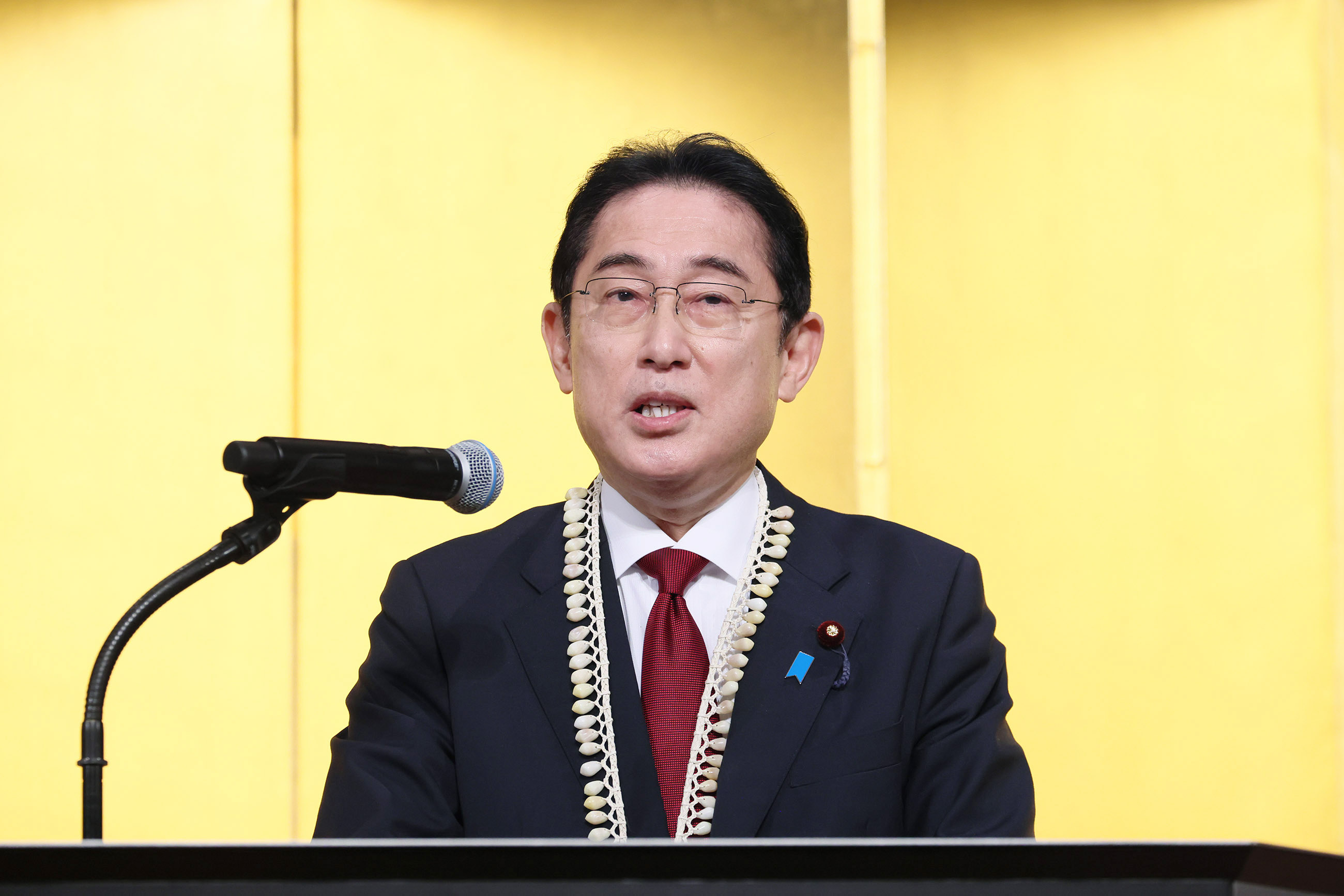 挨拶する岸田総理１