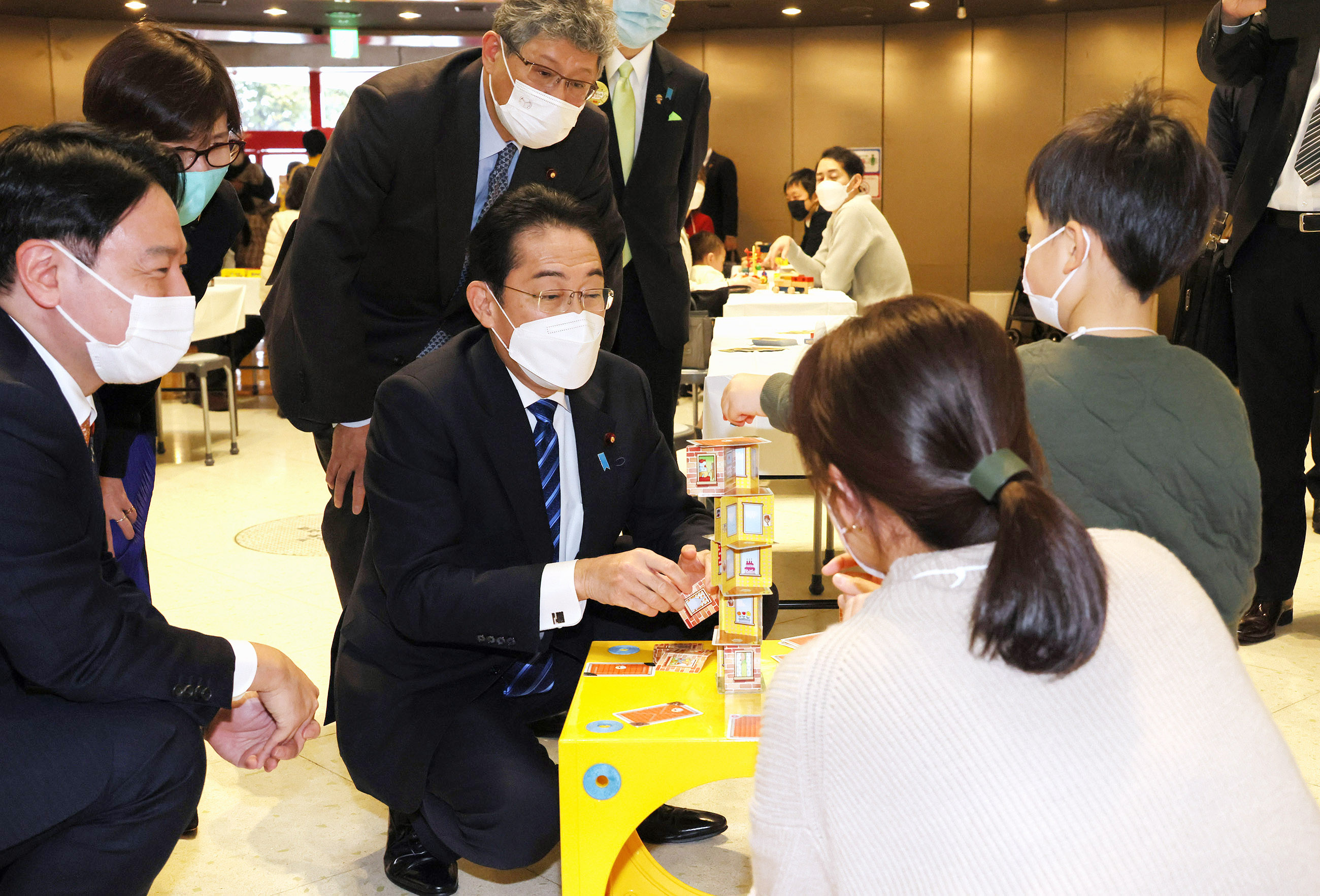 福井県児童科学館（エンゼルふくい）を視察する岸田総理２