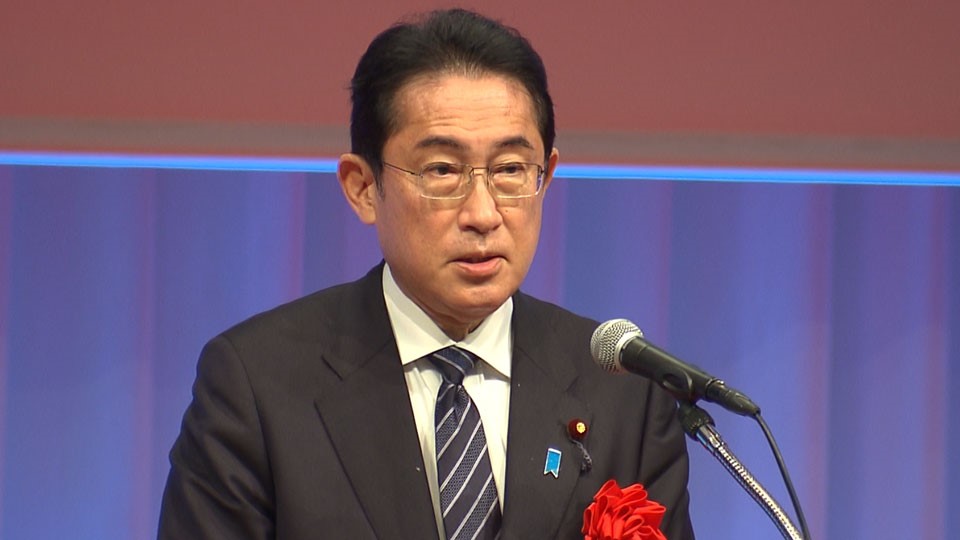 祝辞を述べる岸田総理２