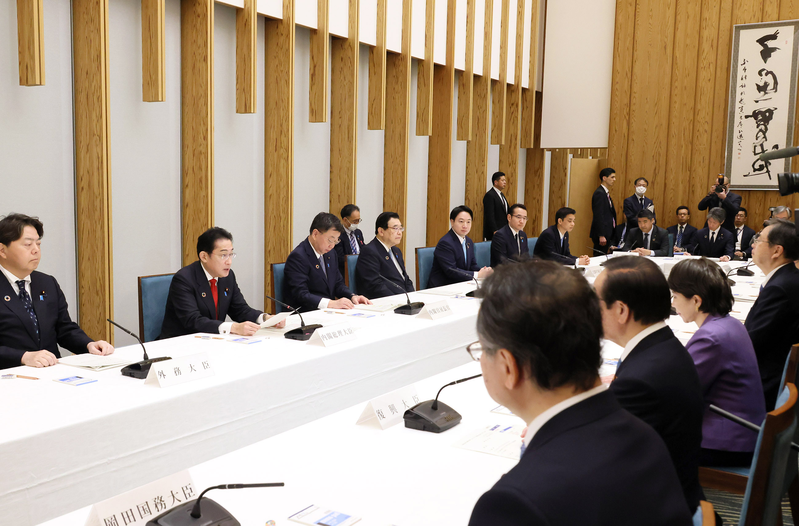 会議のまとめを行う岸田総理３