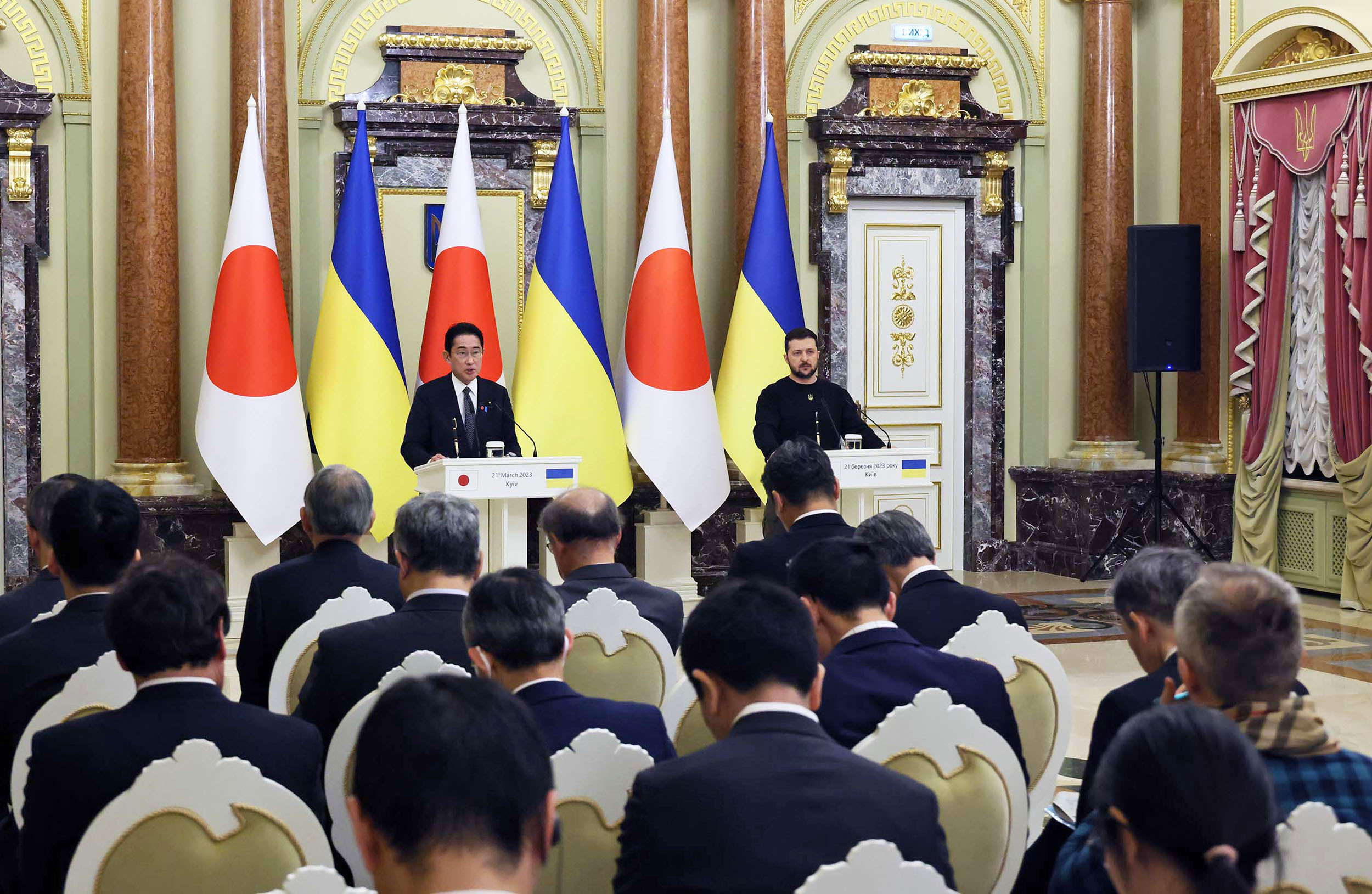 共同記者会見４