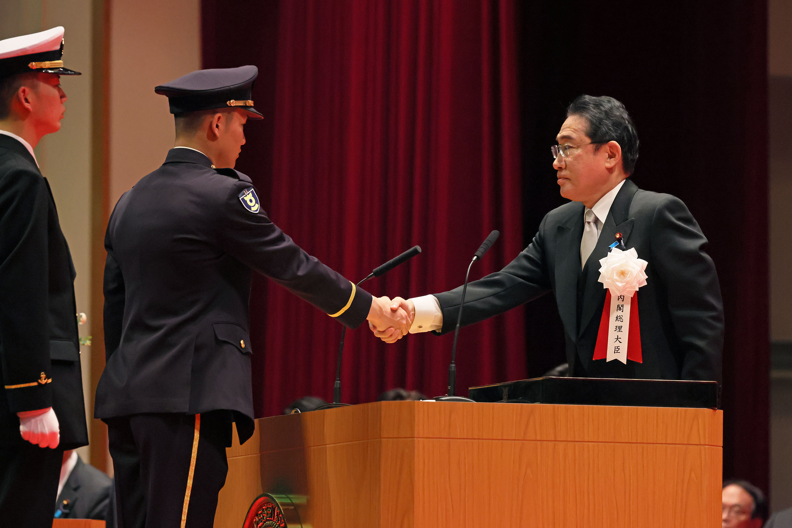 任命・宣誓式に臨む岸田総理３